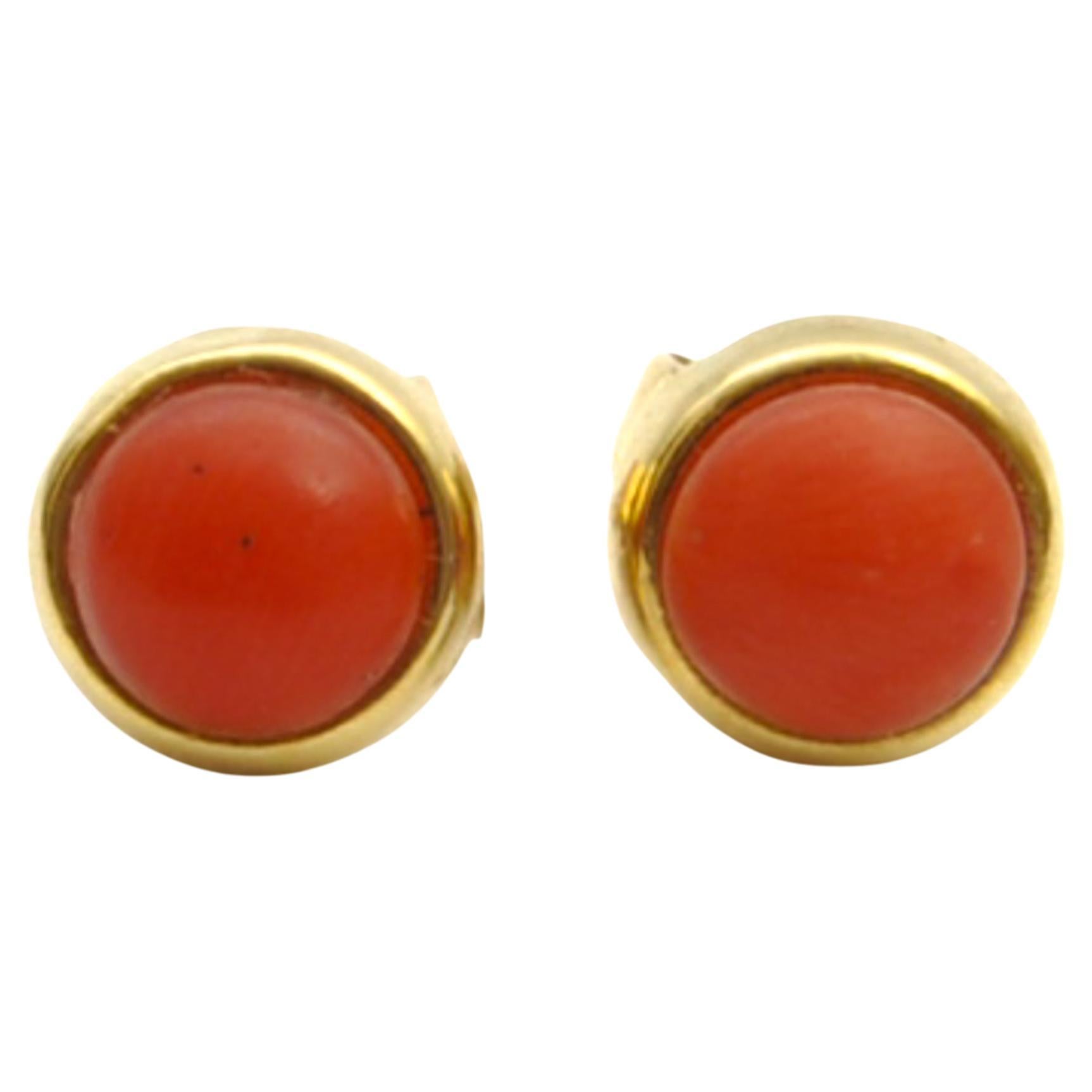 Vintage Natural Coral 14K Gold Round Stud Earrings For Sale