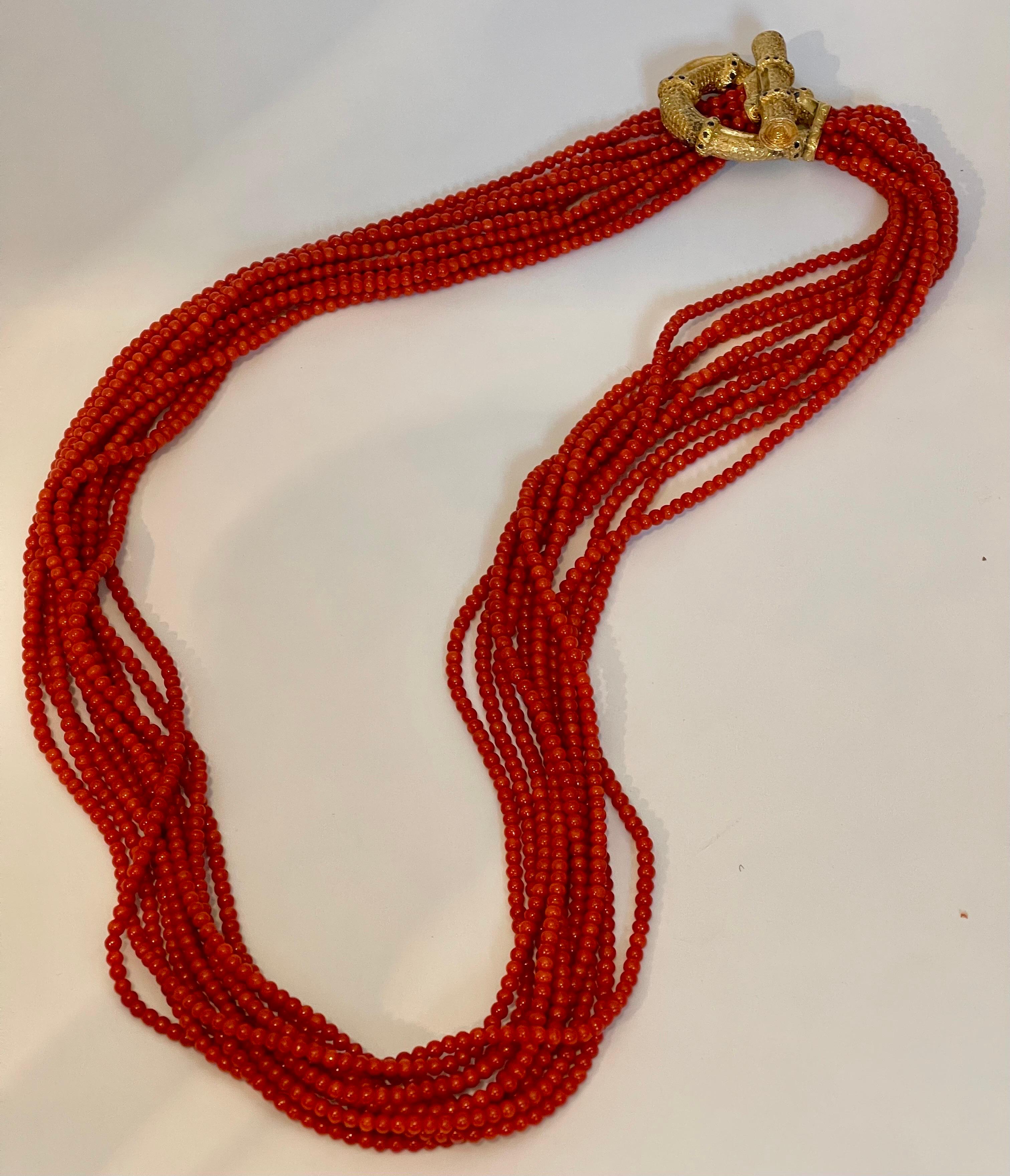 Vintage Natural Coral Multi Layer 10 Strand 920 CT Bead Necklace 18 KY Gold For Sale 5