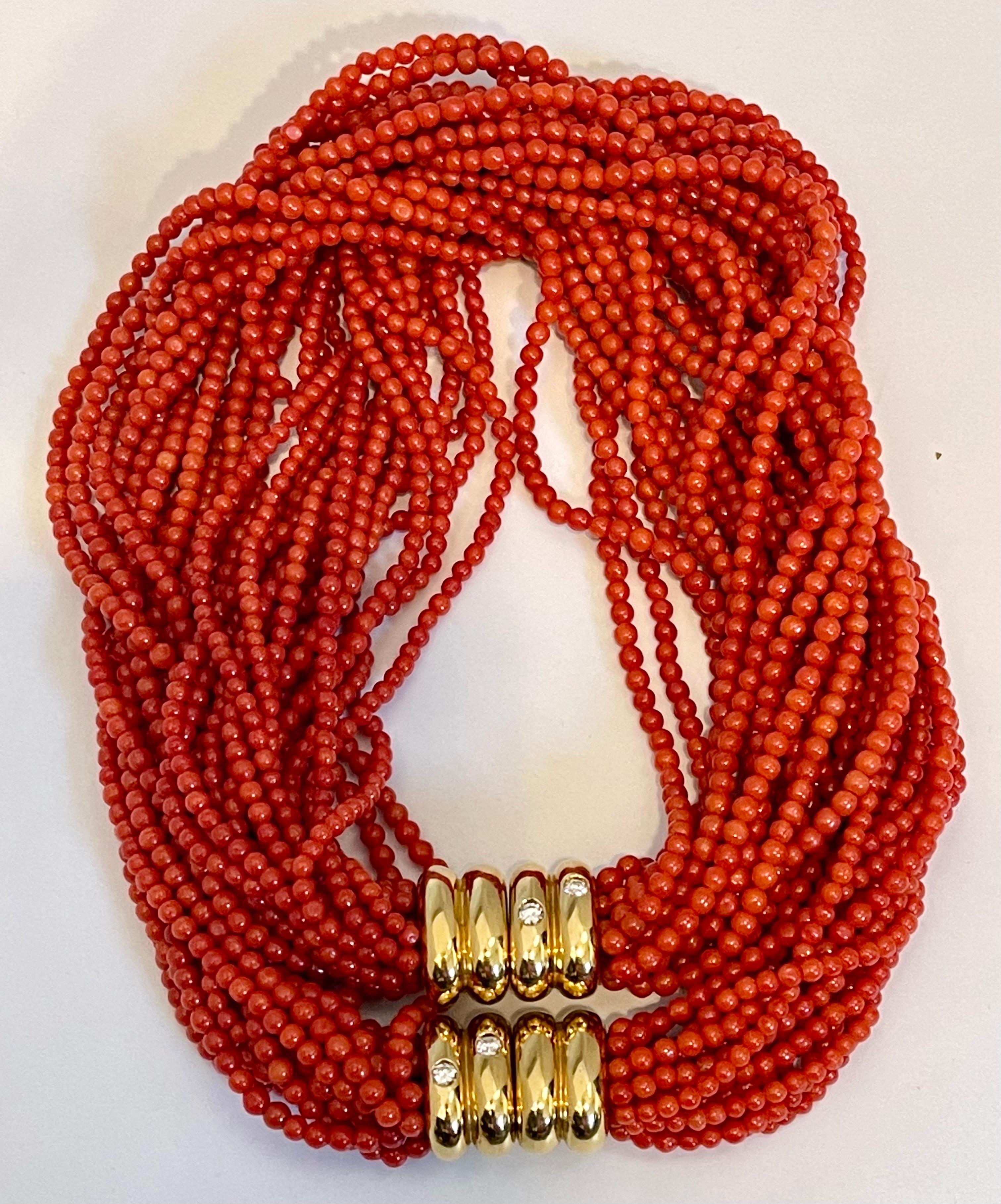 Vintage zwei Halsketten, natürliche Koralle, mehrreihige Perlen, 16 Stränge 18 KY Gold im Angebot 8