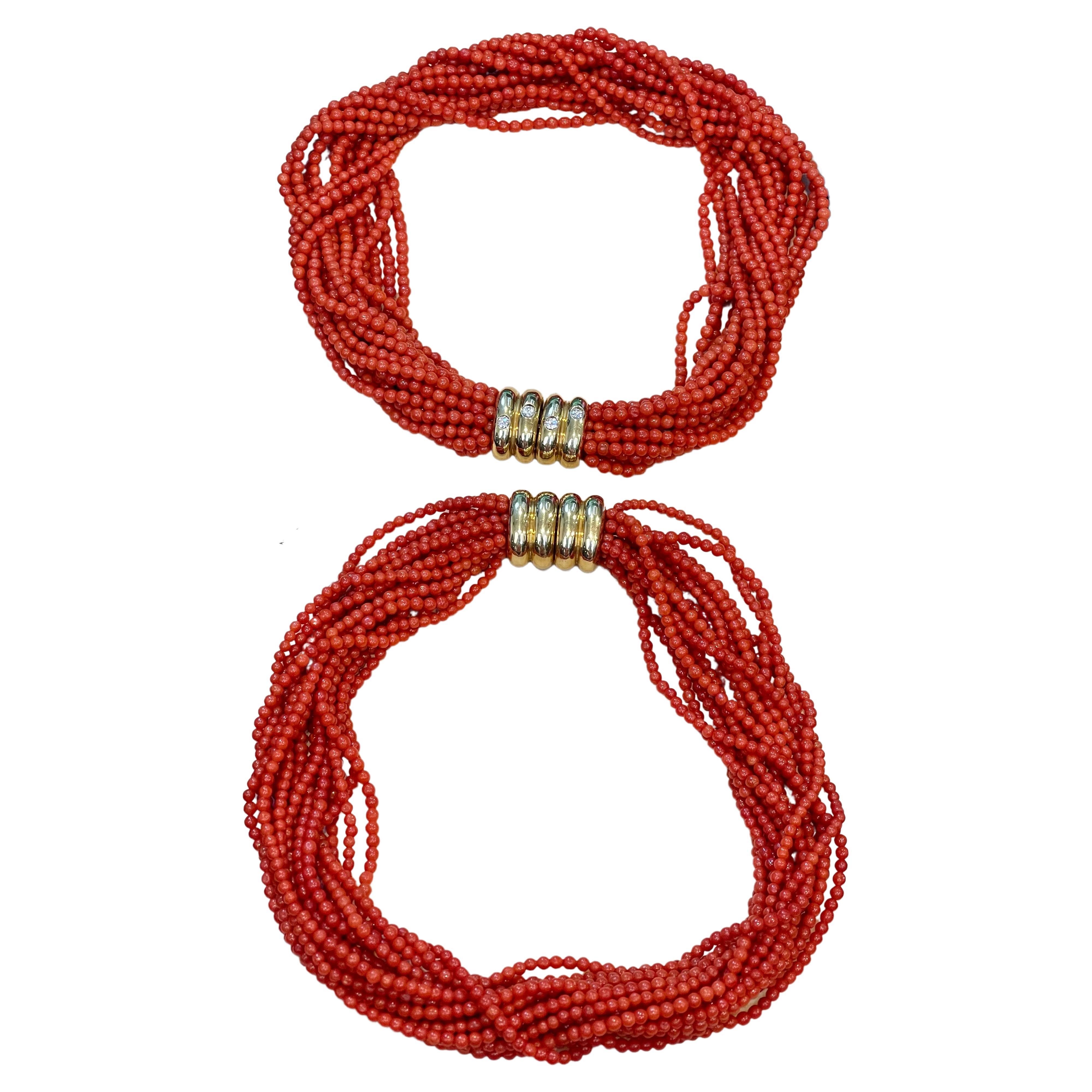 Vintage zwei Halsketten, natürliche Koralle, mehrreihige Perlen, 16 Stränge 18 KY Gold Damen im Angebot
