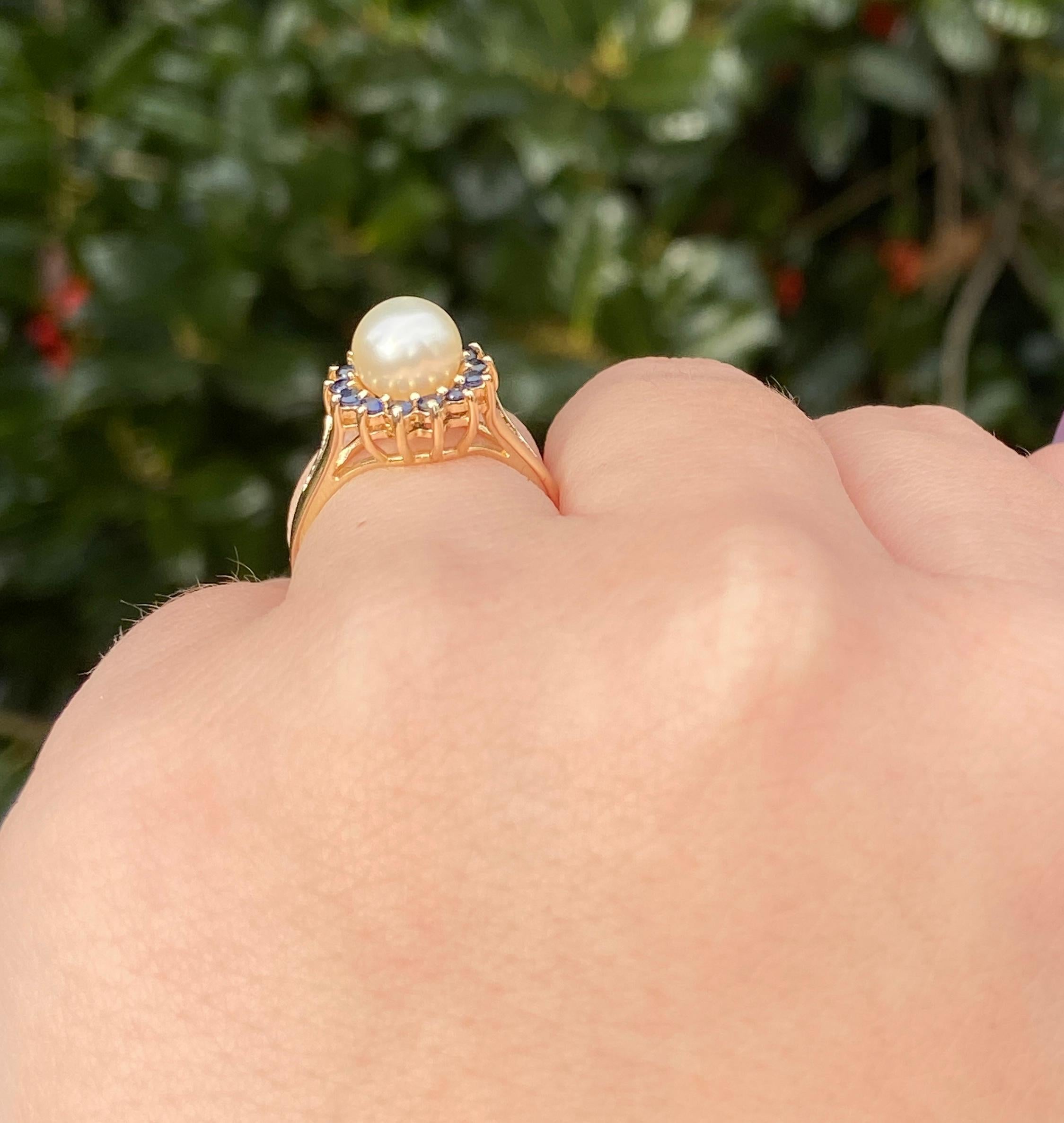 Bague vintage style halo en or jaune, perle de culture naturelle et saphir en vente 6