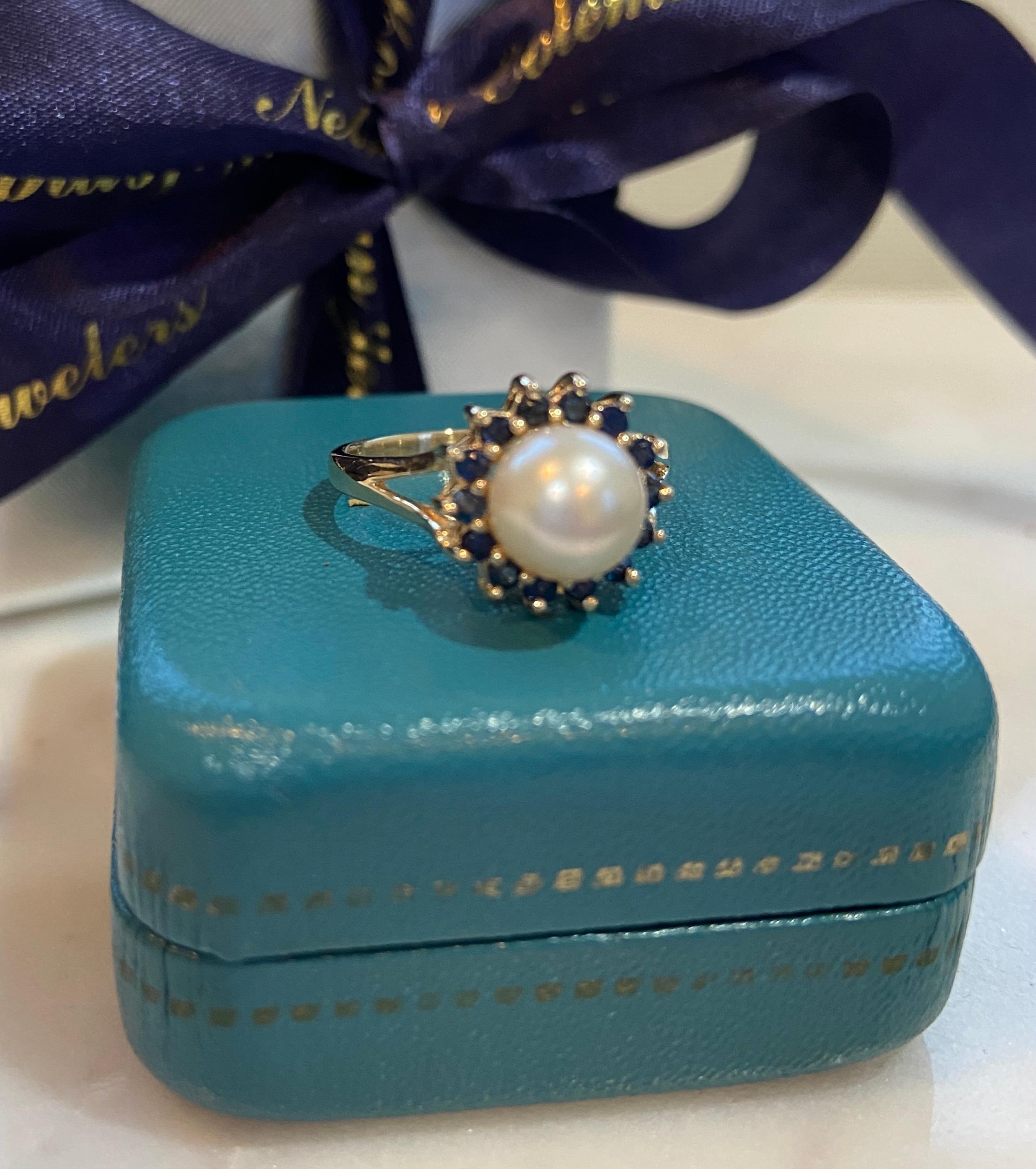 Bague vintage style halo en or jaune, perle de culture naturelle et saphir en vente 7
