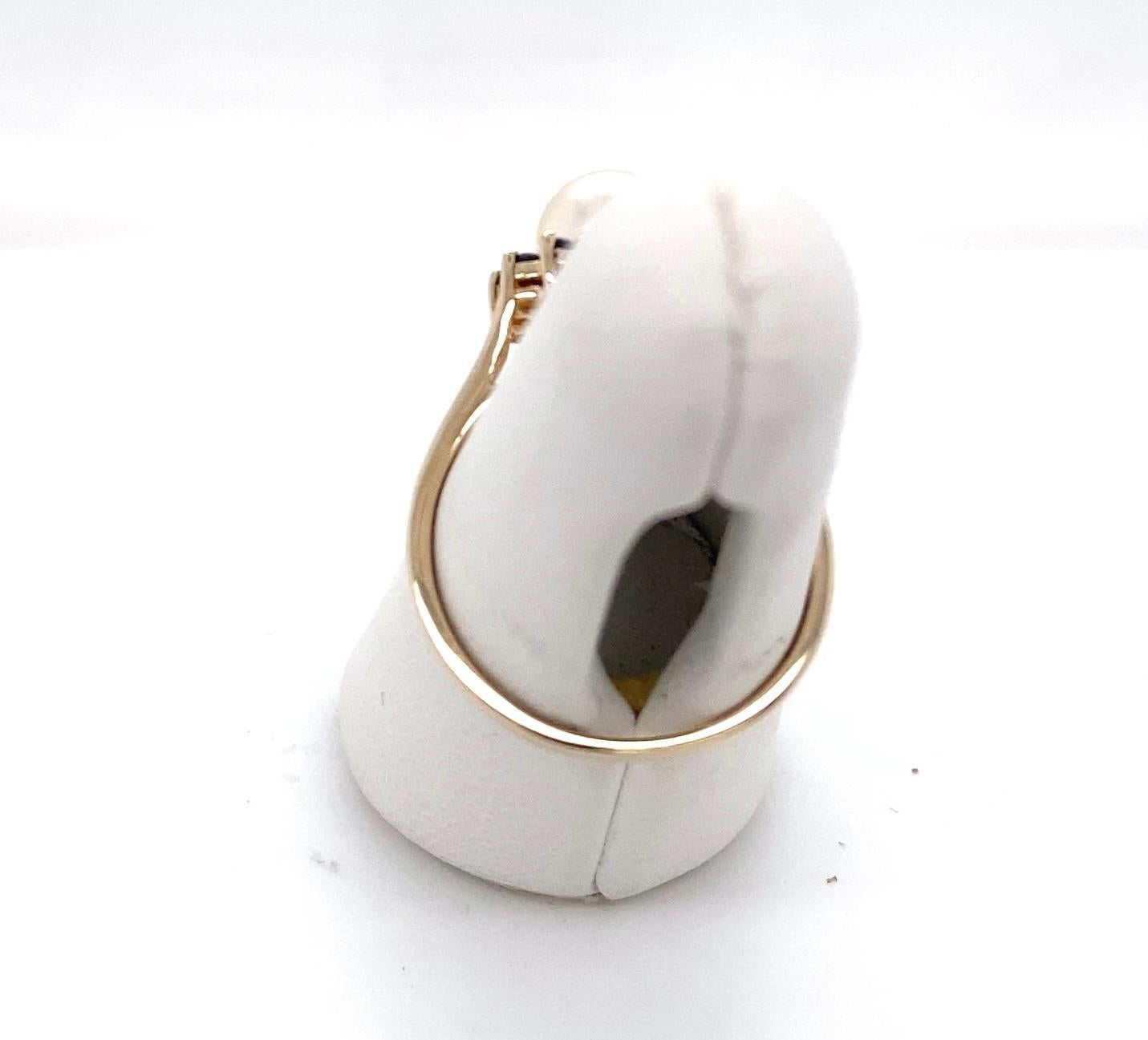 Bague vintage style halo en or jaune, perle de culture naturelle et saphir Bon état - En vente à Towson, MD