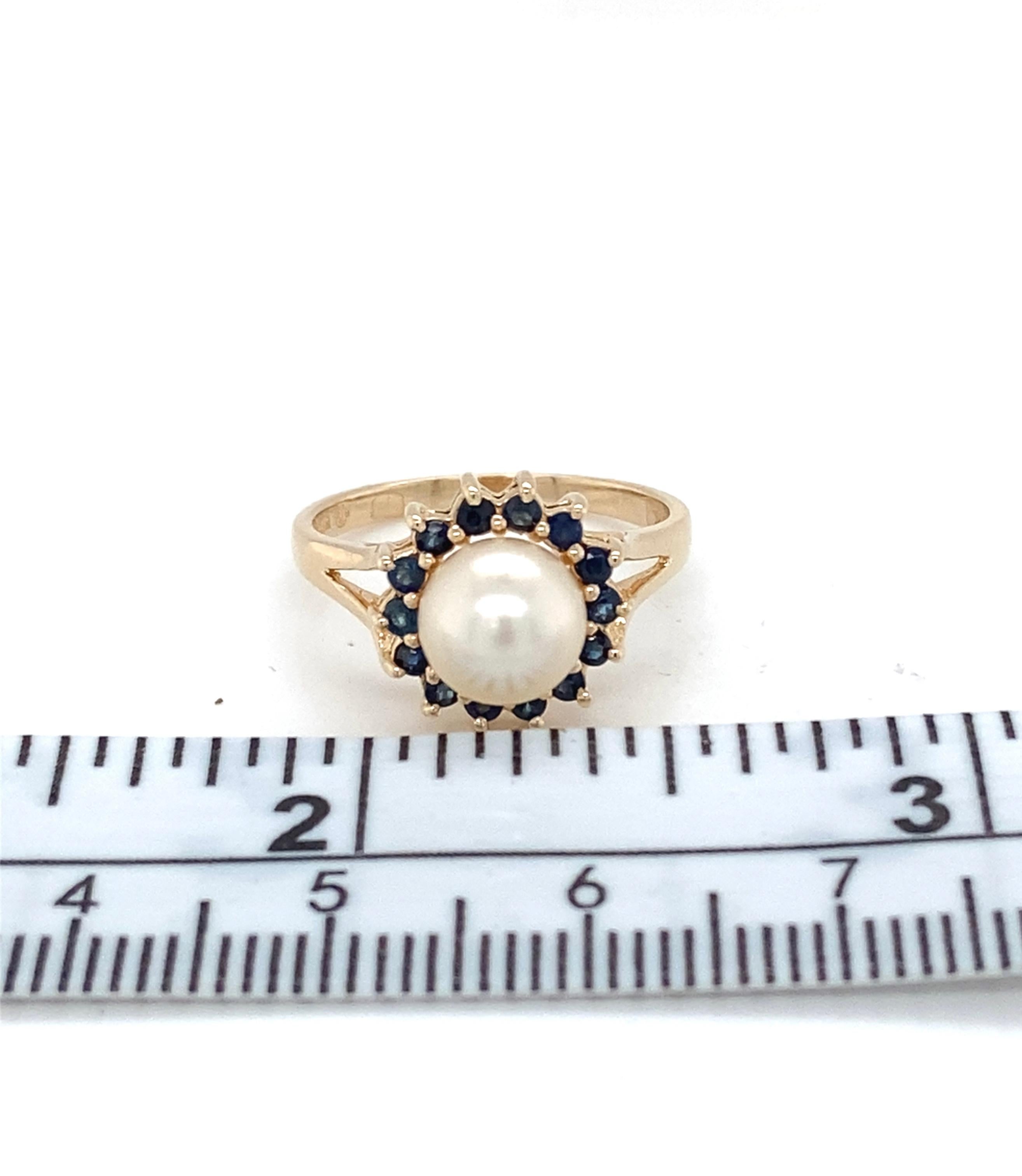Bague vintage style halo en or jaune, perle de culture naturelle et saphir en vente 3