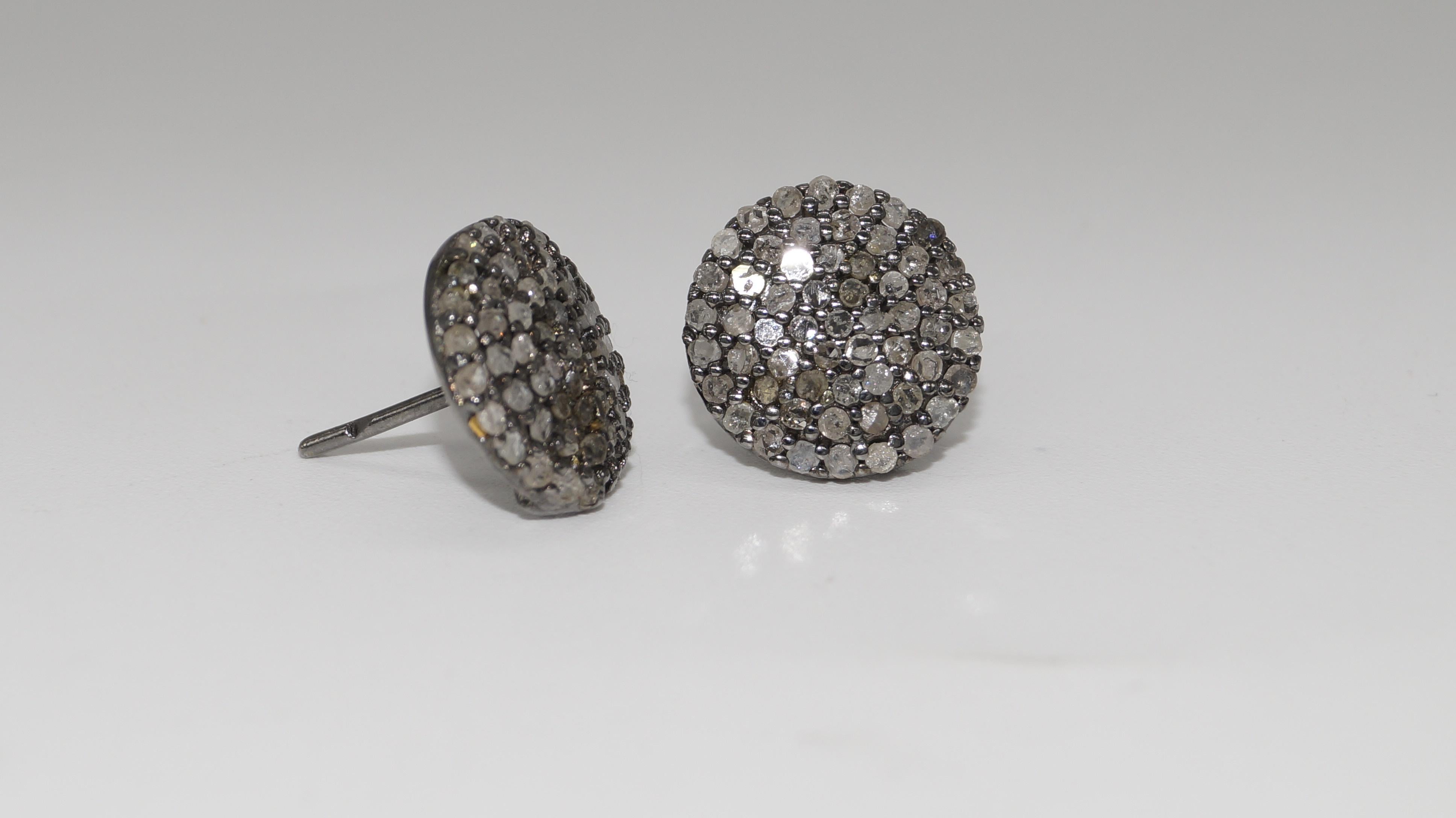 Artisan Vintage Natural diamonds salt and pepper disc sterling silver earrings studs For Sale
