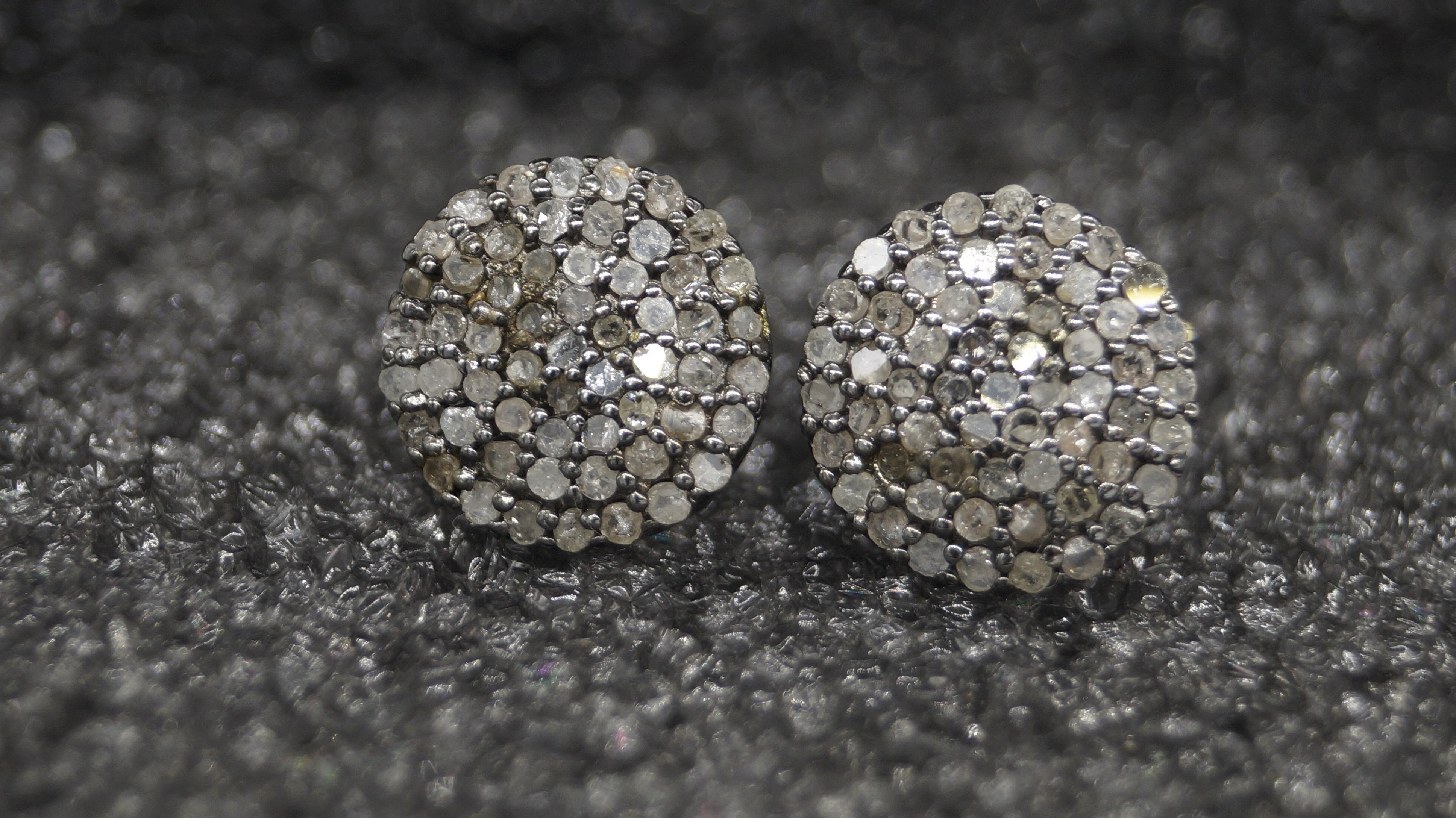 Women's or Men's Vintage Natural diamonds salt and pepper disc sterling silver earrings studs For Sale