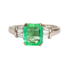 Vintage Natural Emerald and Diamond Platinum Ring
