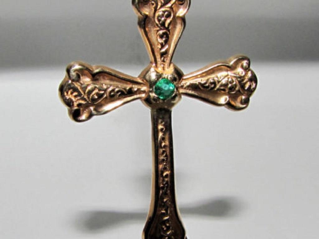 Vintage Natural Emerald Cross Pendant 14 Karat 1