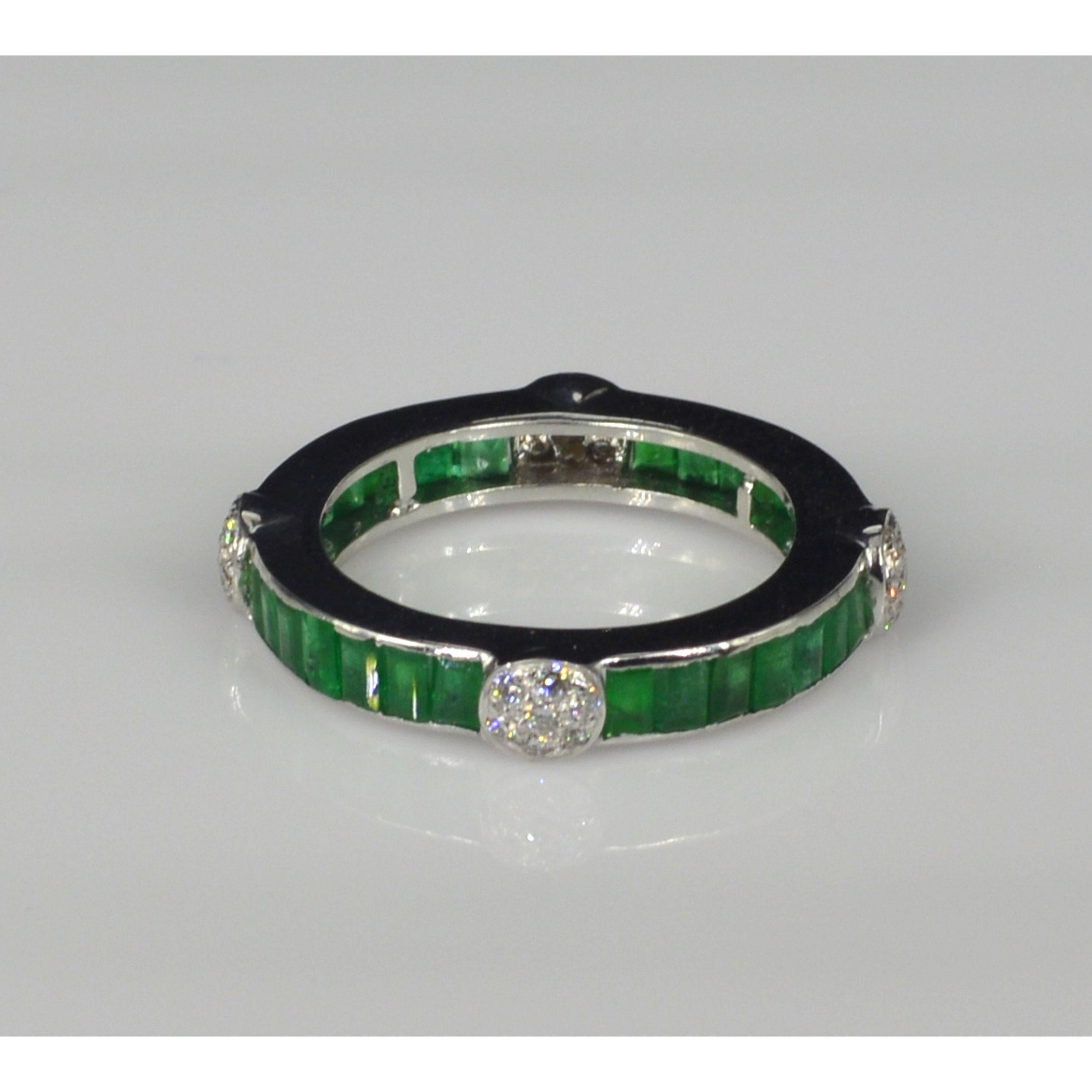 Im Angebot: Vintage Natürlicher Smaragd-Diamant-Hochzeitsring, Art Deco-Smaragd-Brautring () 2
