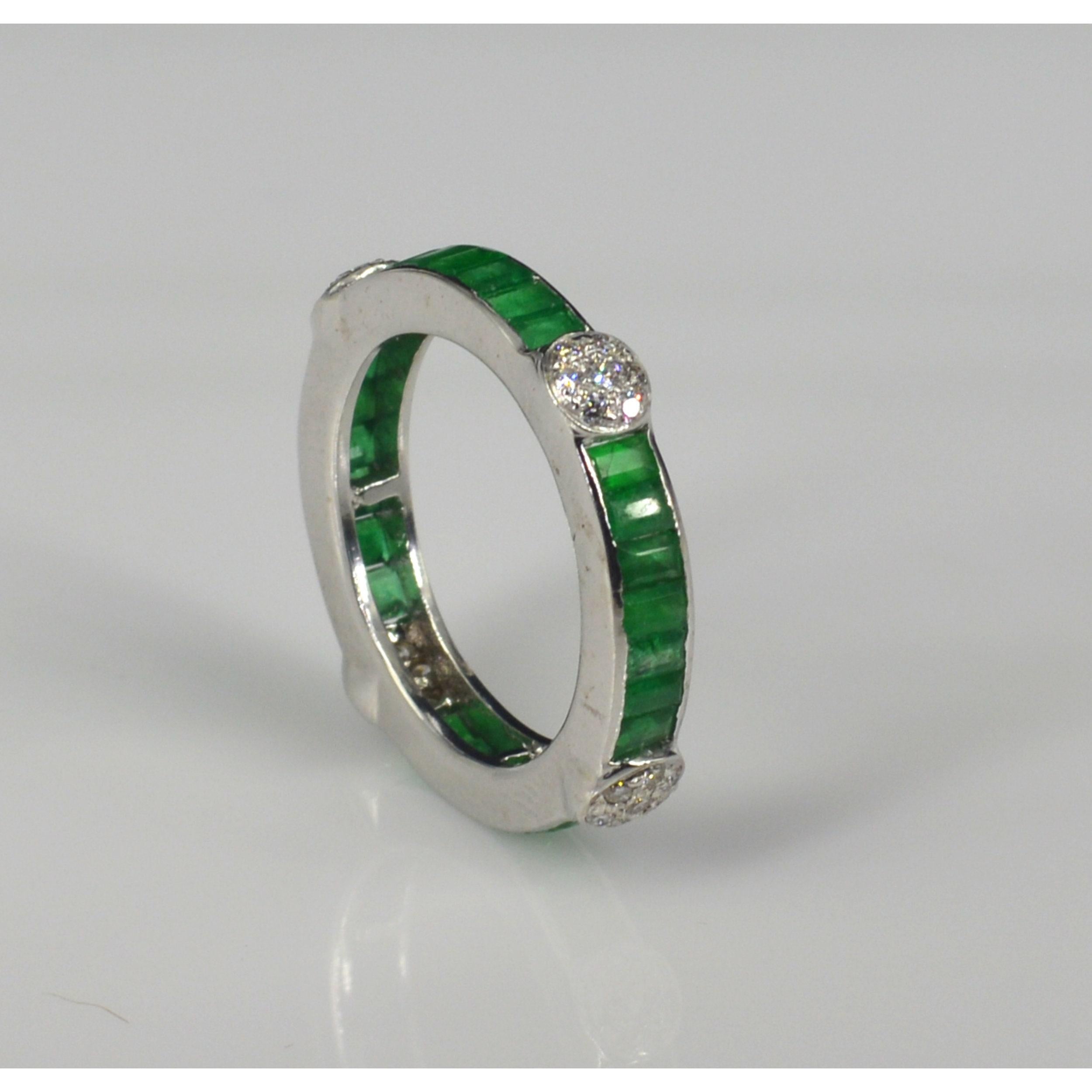 Im Angebot: Vintage Natürlicher Smaragd-Diamant-Hochzeitsring, Art Deco-Smaragd-Brautring () 3