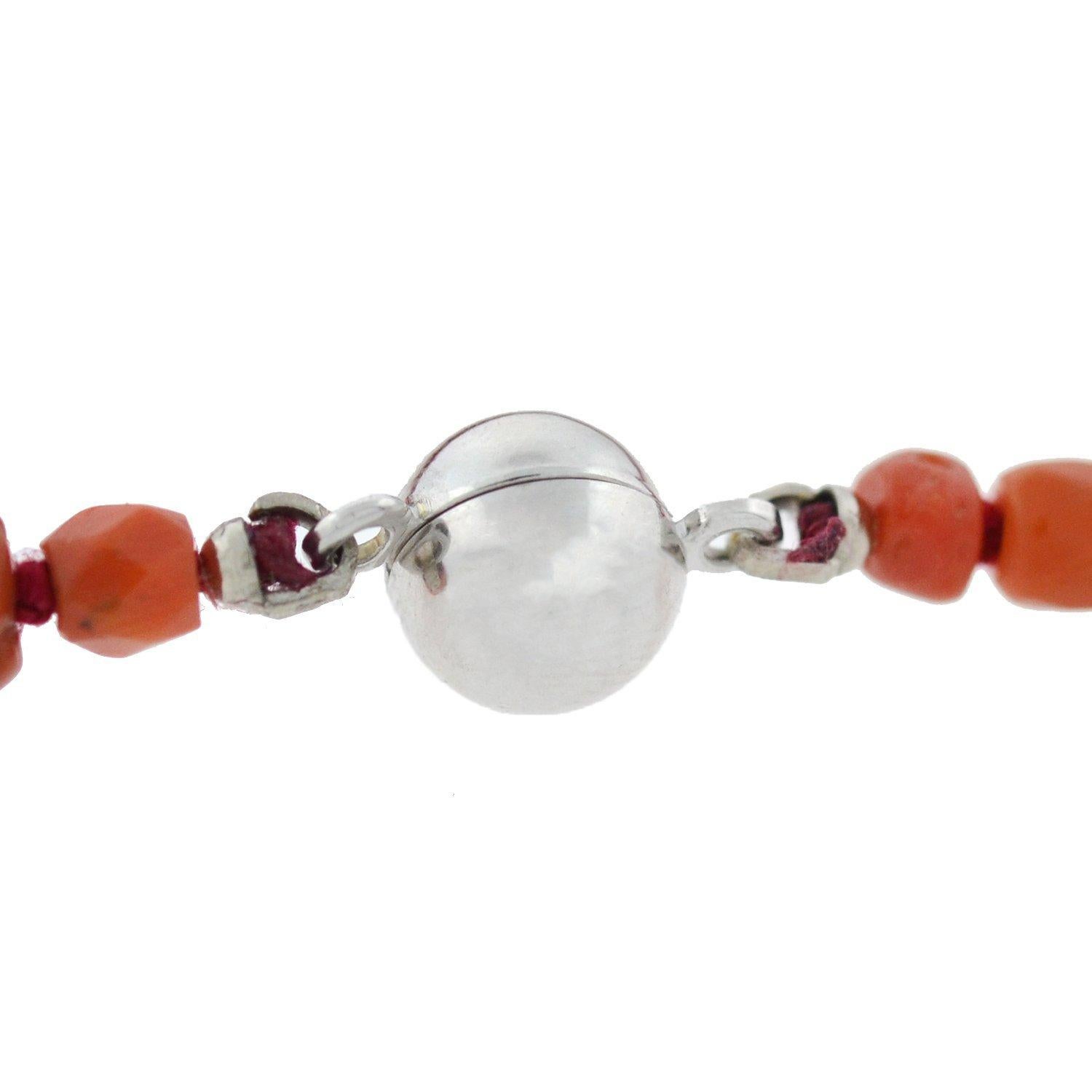 Contemporary Vintage Natural Faceted Coral Beaded Necklace For Sale
