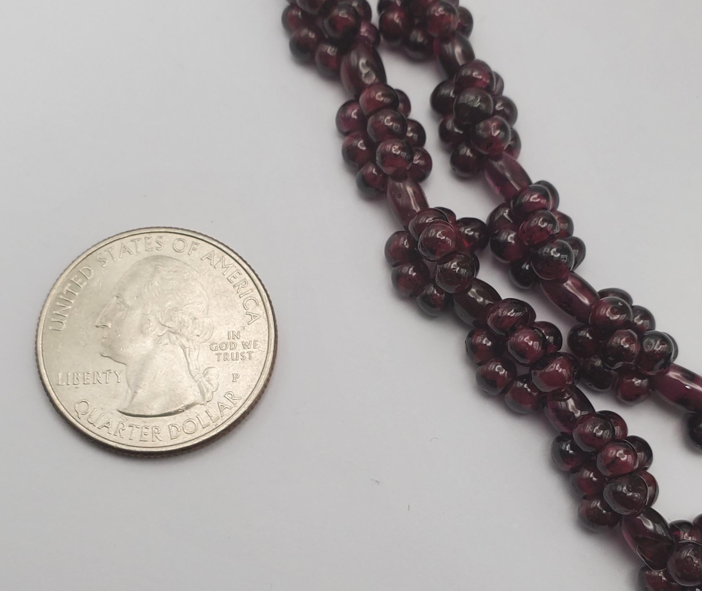 Vintage Natural Garnet Cluster Station Bead Strand  In Good Condition For Sale In Pittsburgh, PA