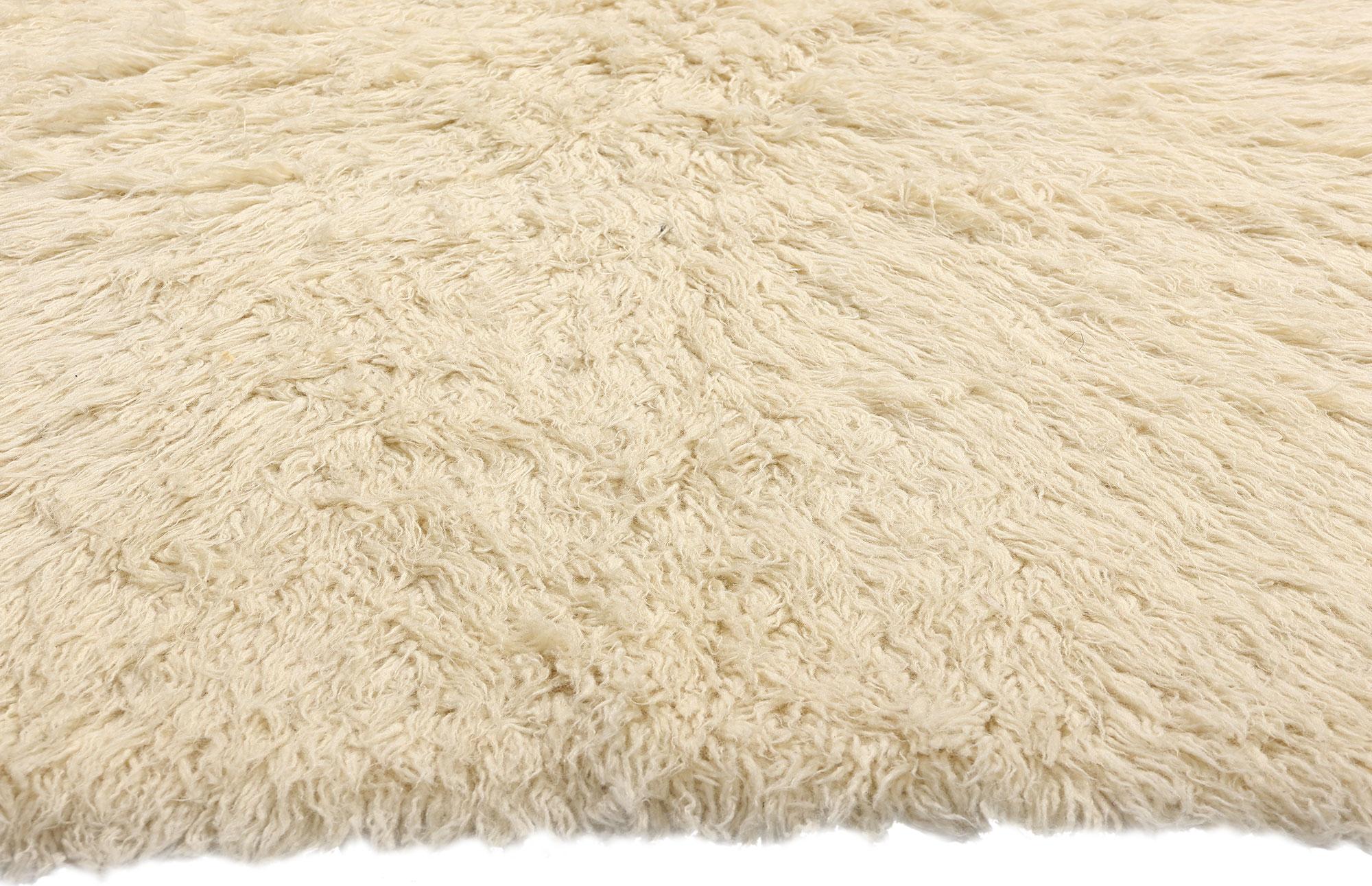 Tapis Flokati grec naturel de style moderne du milieu du siècle dernier en vente 3