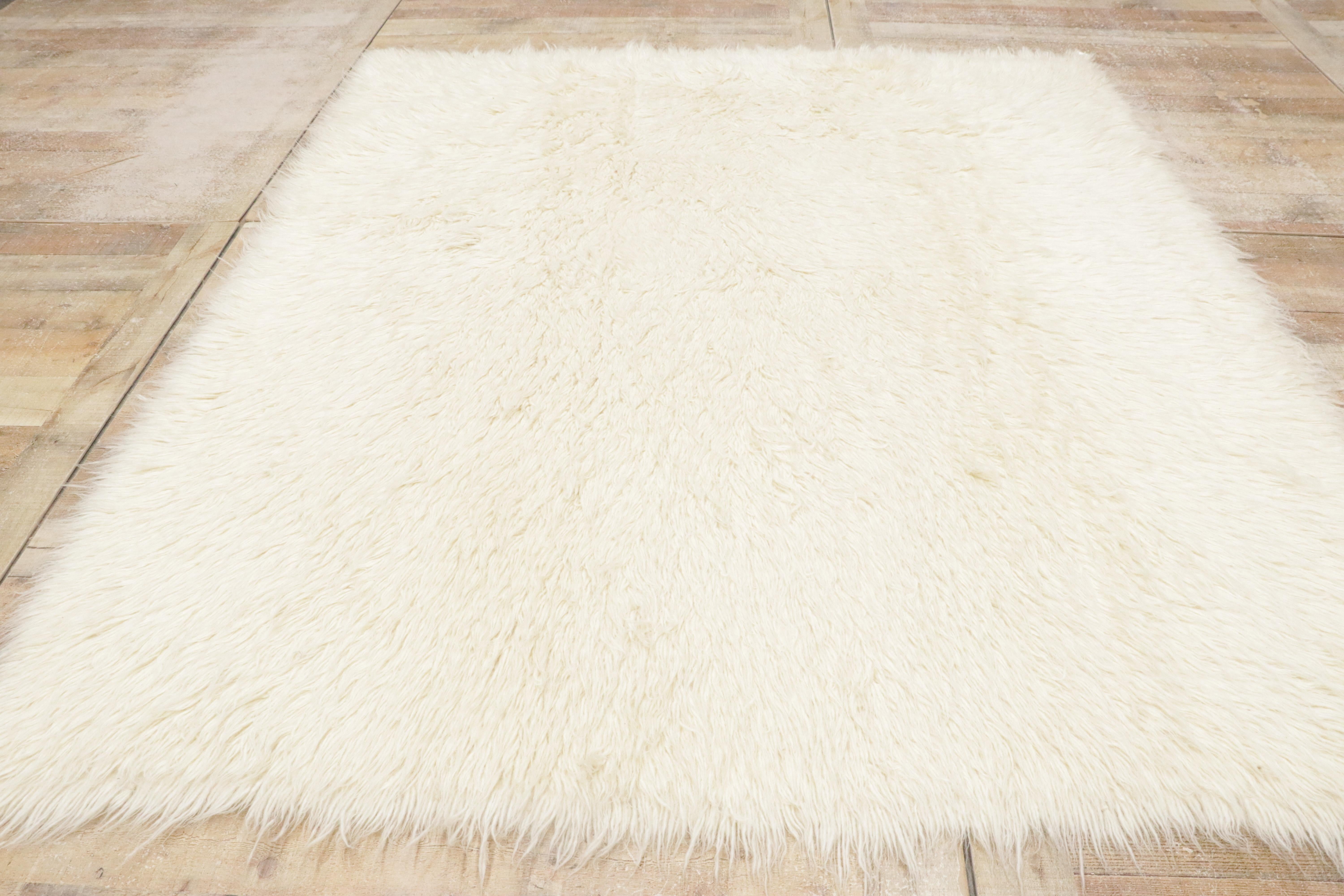 Alfombra Flokati Griega Natural de 1960 con Estilo Moderno Orgánico en venta 3