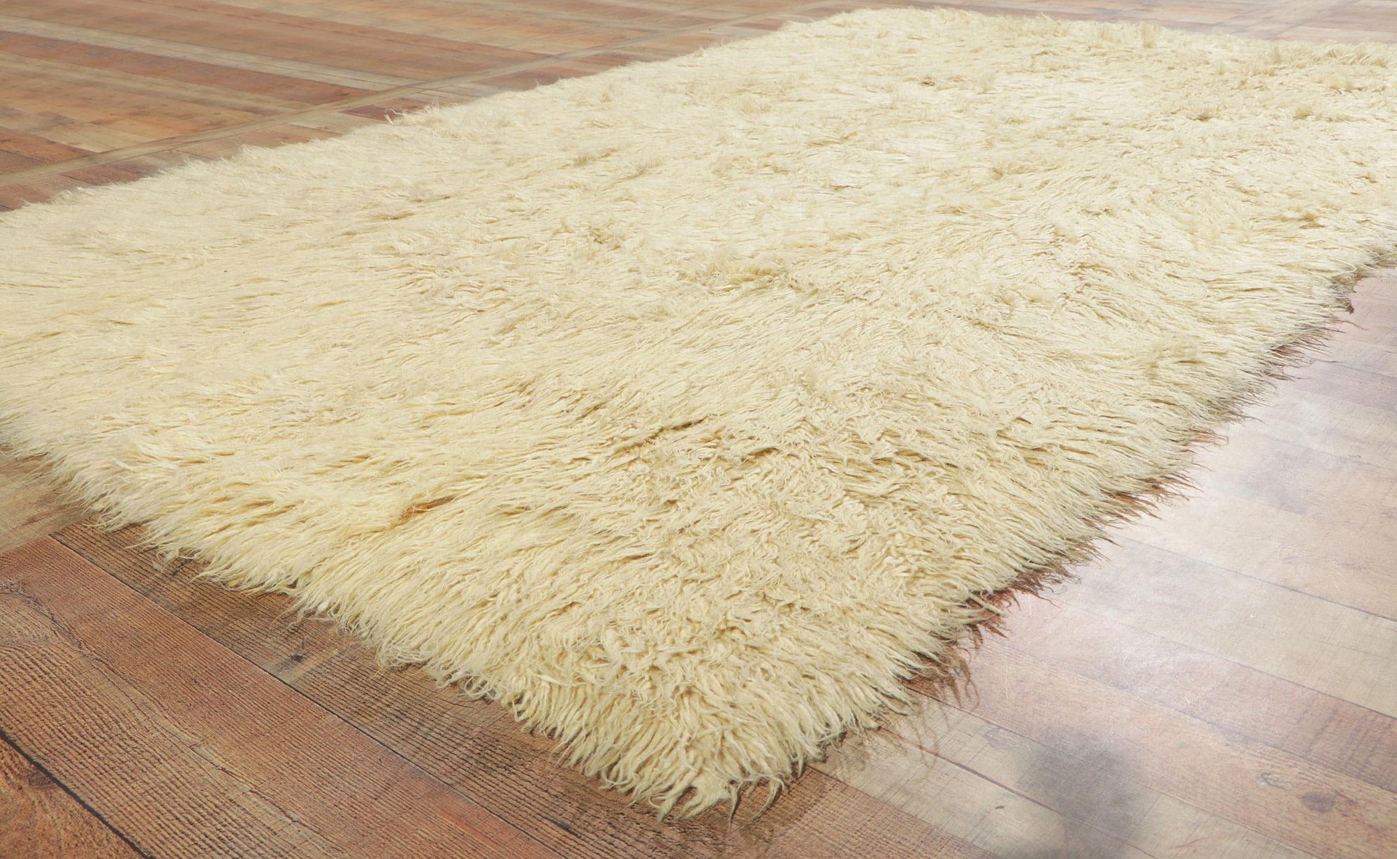 Vintage Natural Greek Flokati Rug with Mid-Century Modern Style For Sale 2