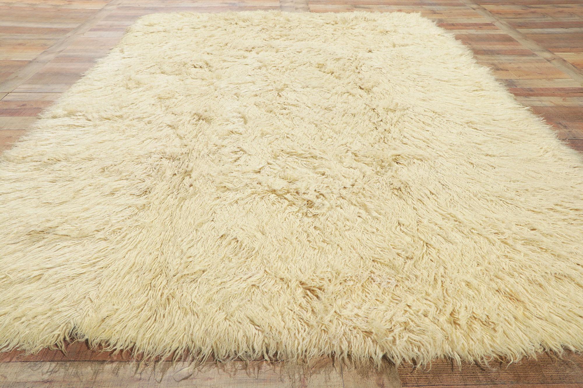 Vintage Natural Greek Flokati Rug with Mid-Century Modern Style For Sale 3