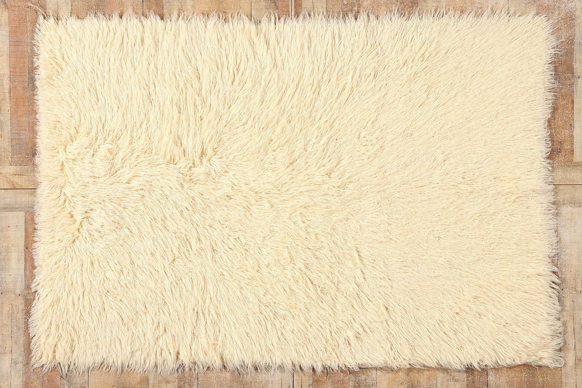Vintage Natural Greek Flokati Rug with Mid-Century Modern Style For Sale 3