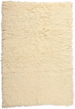 Retro Natural Greek Flokati Rug with Mid-Century Modern Style