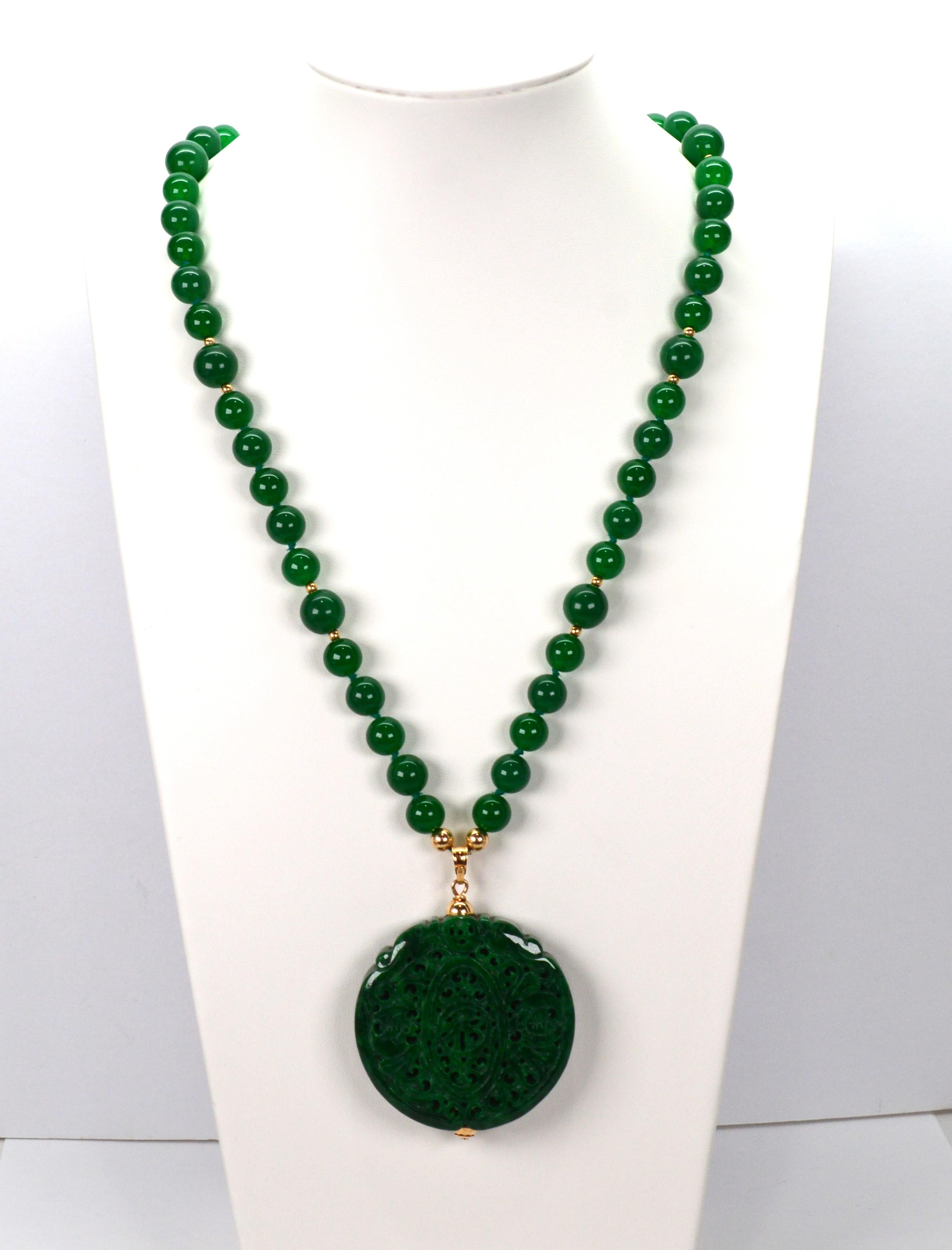 Round Cut Vintage Natural Jadeite Beaded 12 Karat Necklace with Carved Medallion Pendant For Sale