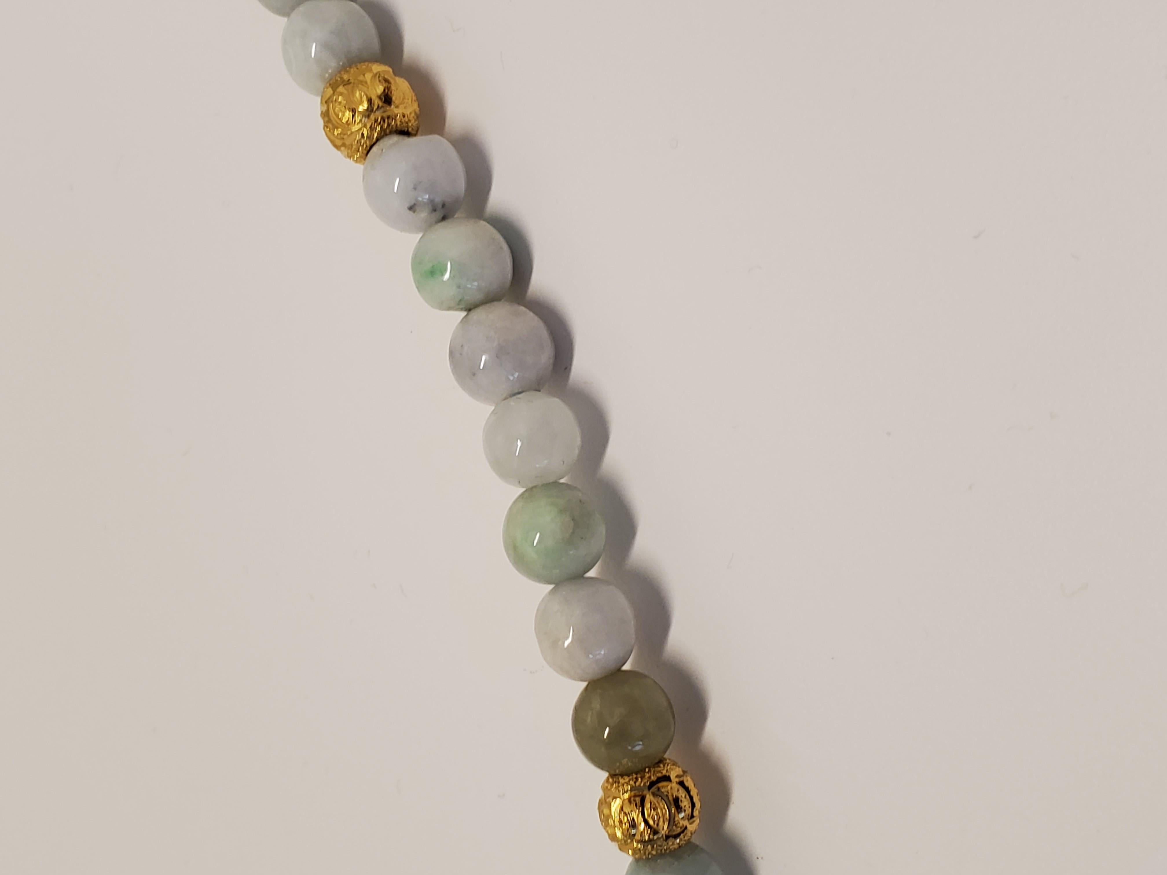 Vintage Natural Jadeite & Gold Beaded Necklace with Carved Pendant of Guanyin In Good Condition In Nova Scotia, NS