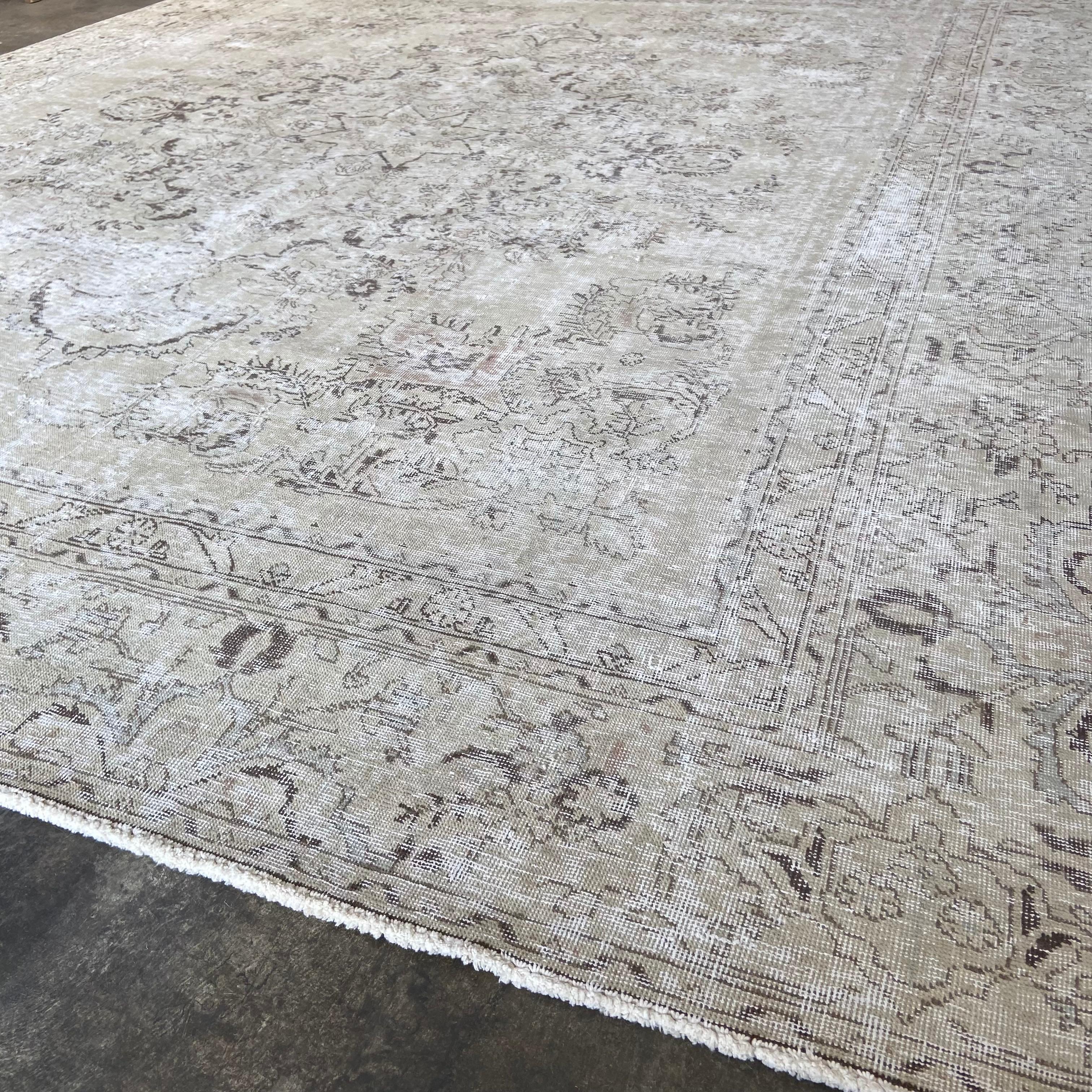 Vintage natural neutral room size Turkish rug
Hand made wool rug, with beautiful neutral brown and creamy tones.
A high quality rug that can take high traffic zones. 
Size:11’ 6” x 9’ 2”.