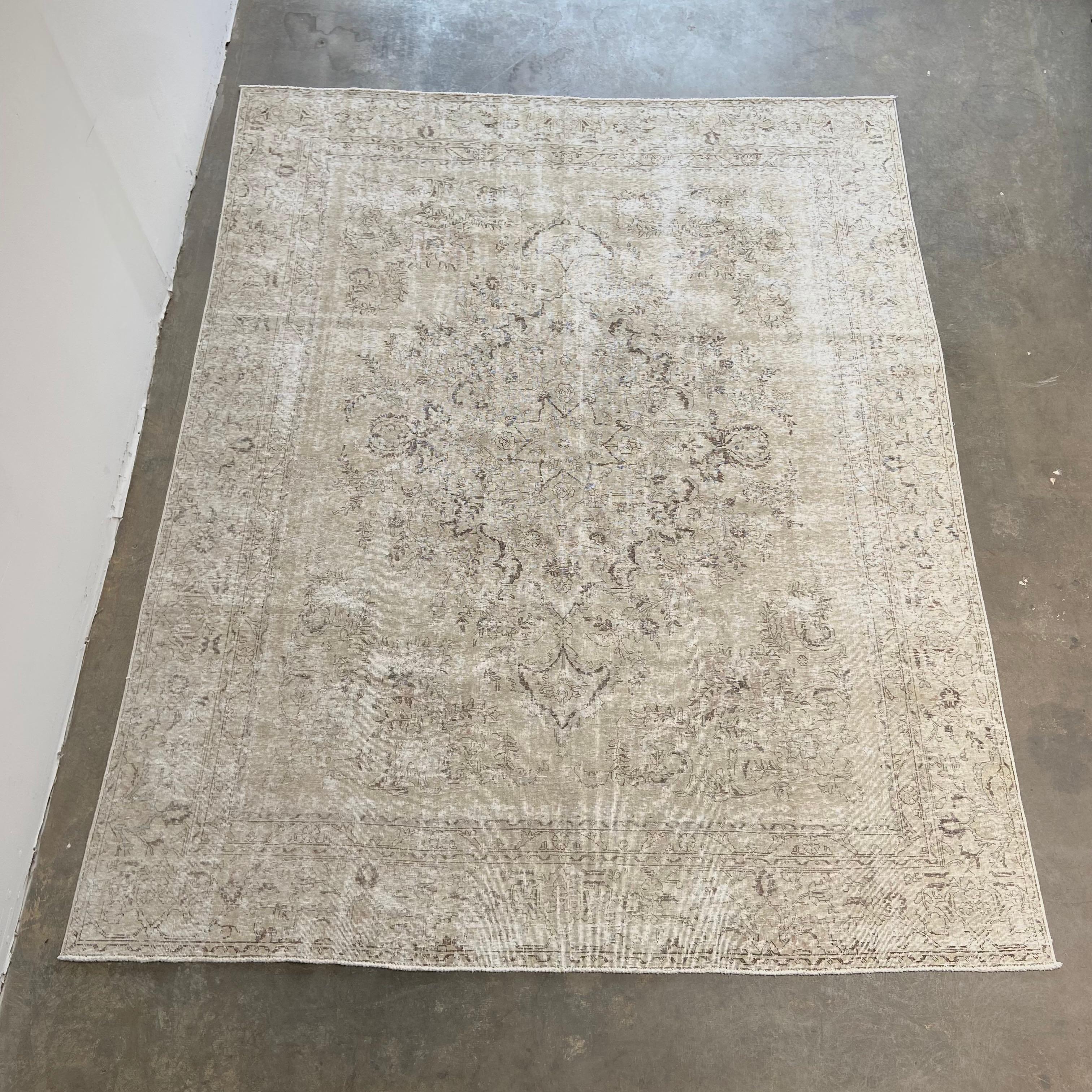 Vintage Natural Neutral Room Size Turkish Rug In Good Condition For Sale In Old Town Orange, CA