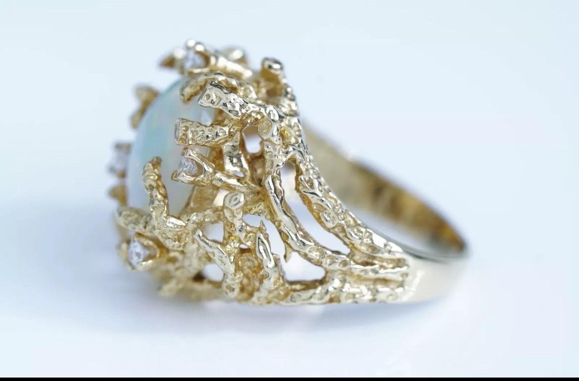 da uomo o donna Anello di diamanti opale naturale d'epoca Brutalista in oro giallo 14k Cocktail Estate in vendita