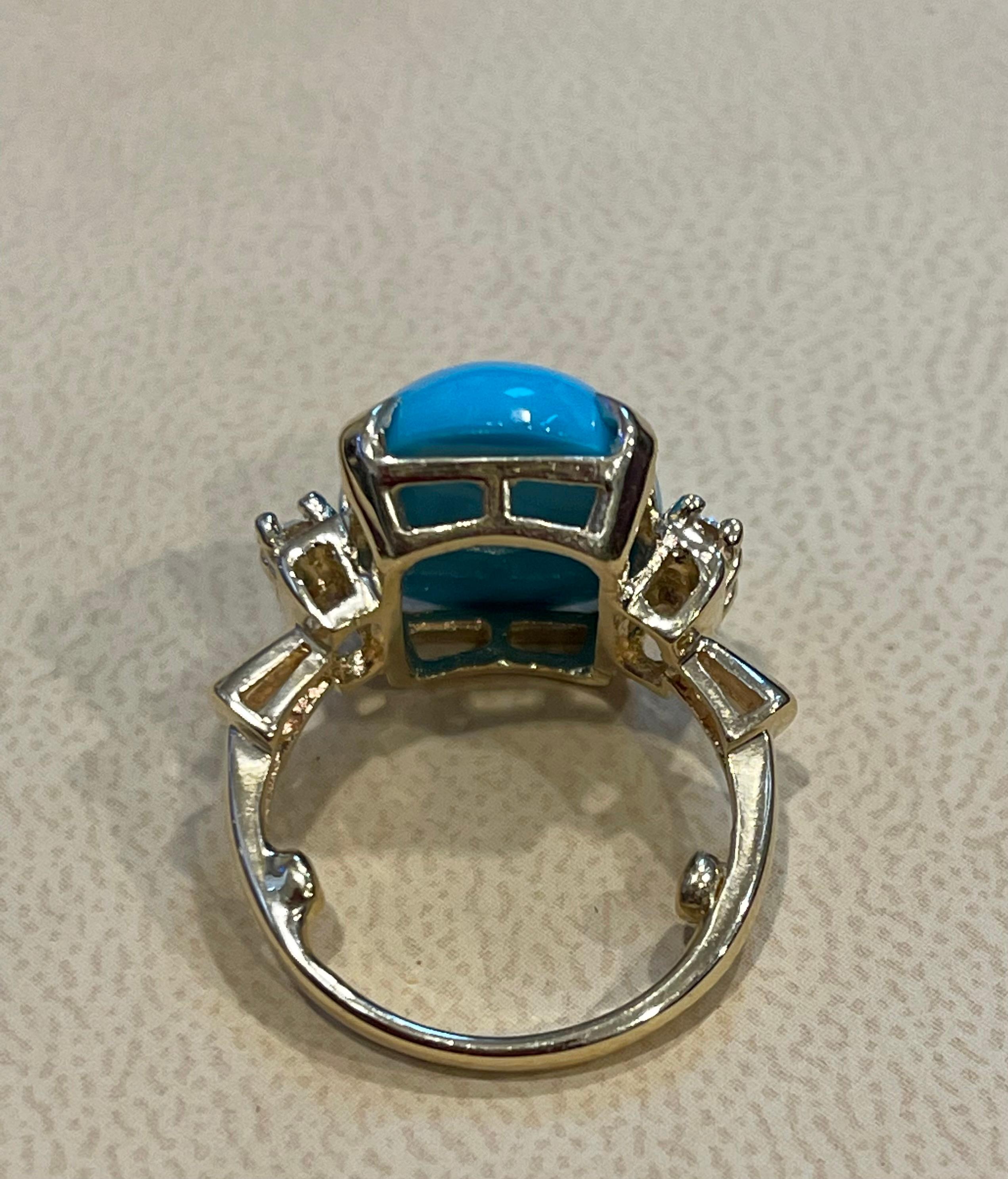 Vintage Natural Oval Sleeping Beauty Turquoise Ring With Diamonds, 14 Kt Y Gold In Excellent Condition In New York, NY