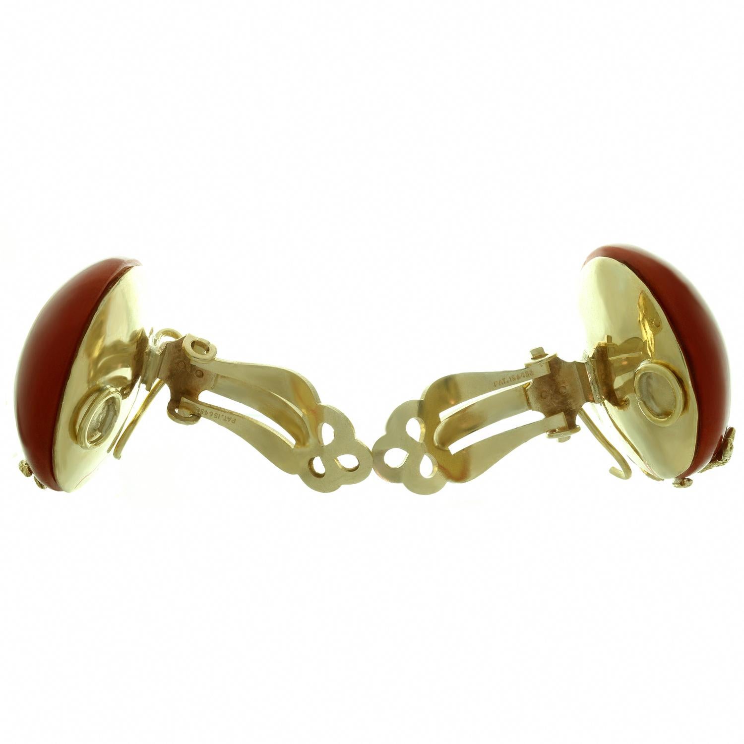 Women's Vintage Natural Oxblood Coral Yellow Gold Clip-On Earrings For Sale