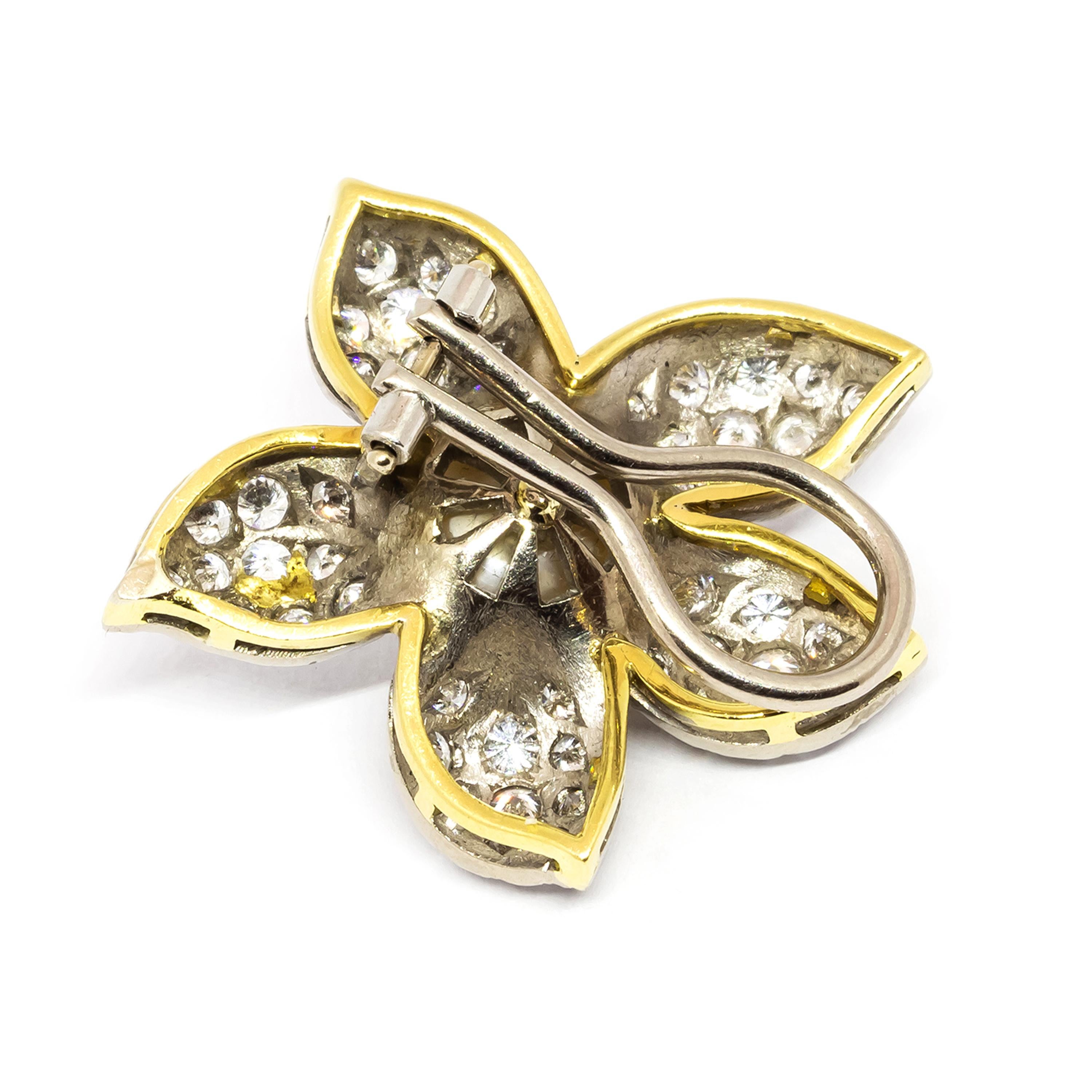 Orecchini a fiore di perle naturali e diamanti d'epoca, circa 1950, 4,00 carati in vendita 1