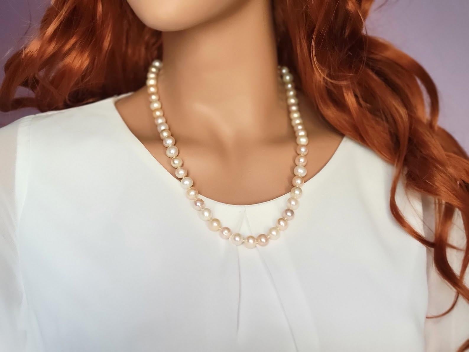 Halskette mit natürlichen Perlen Damen im Angebot