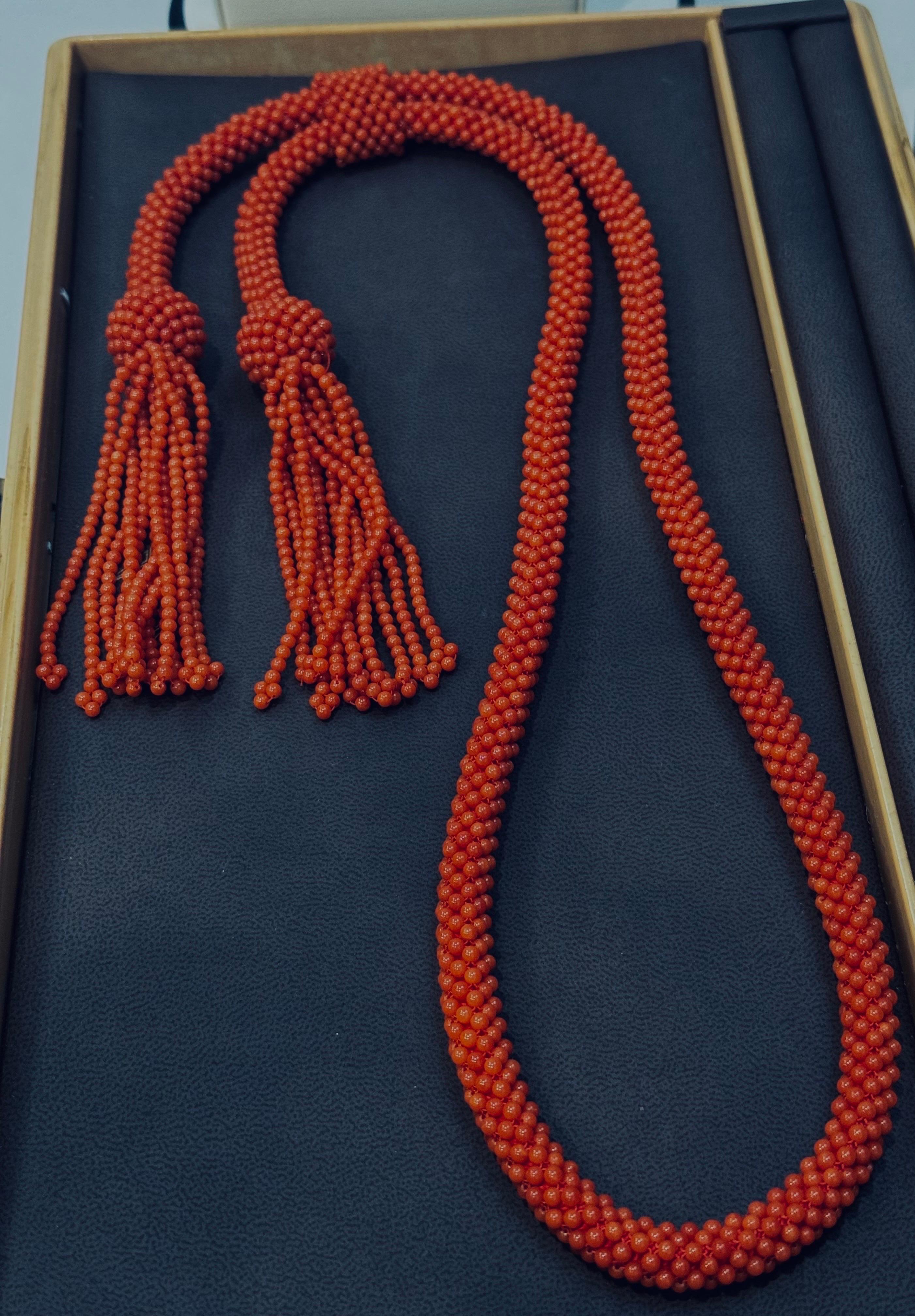 Vintage Natürliche rote Koralle Lariat Perlenkette, Nachlass-Schmuck, 42 