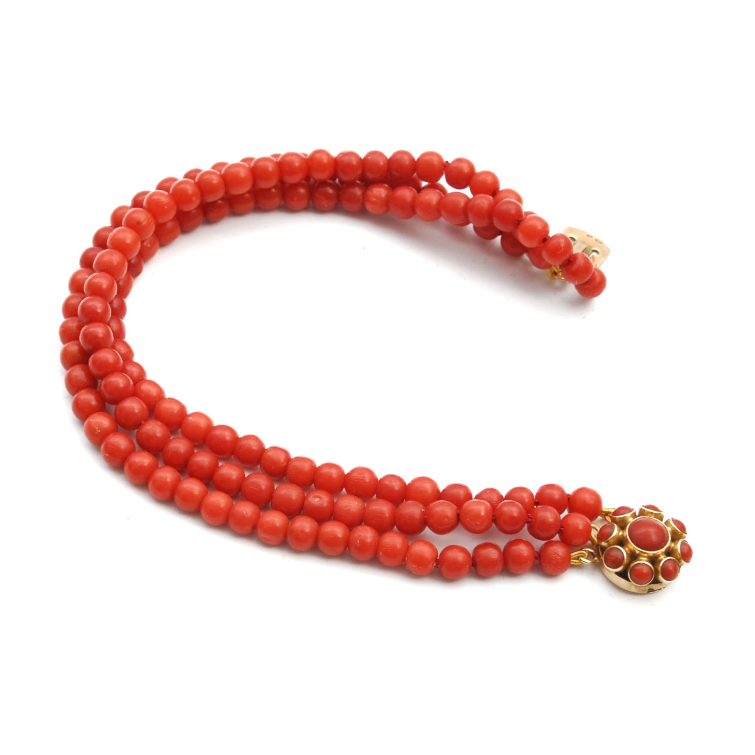 Round Cut Vintage Natural Coral Three-Strand Beaded Bracelet For Sale