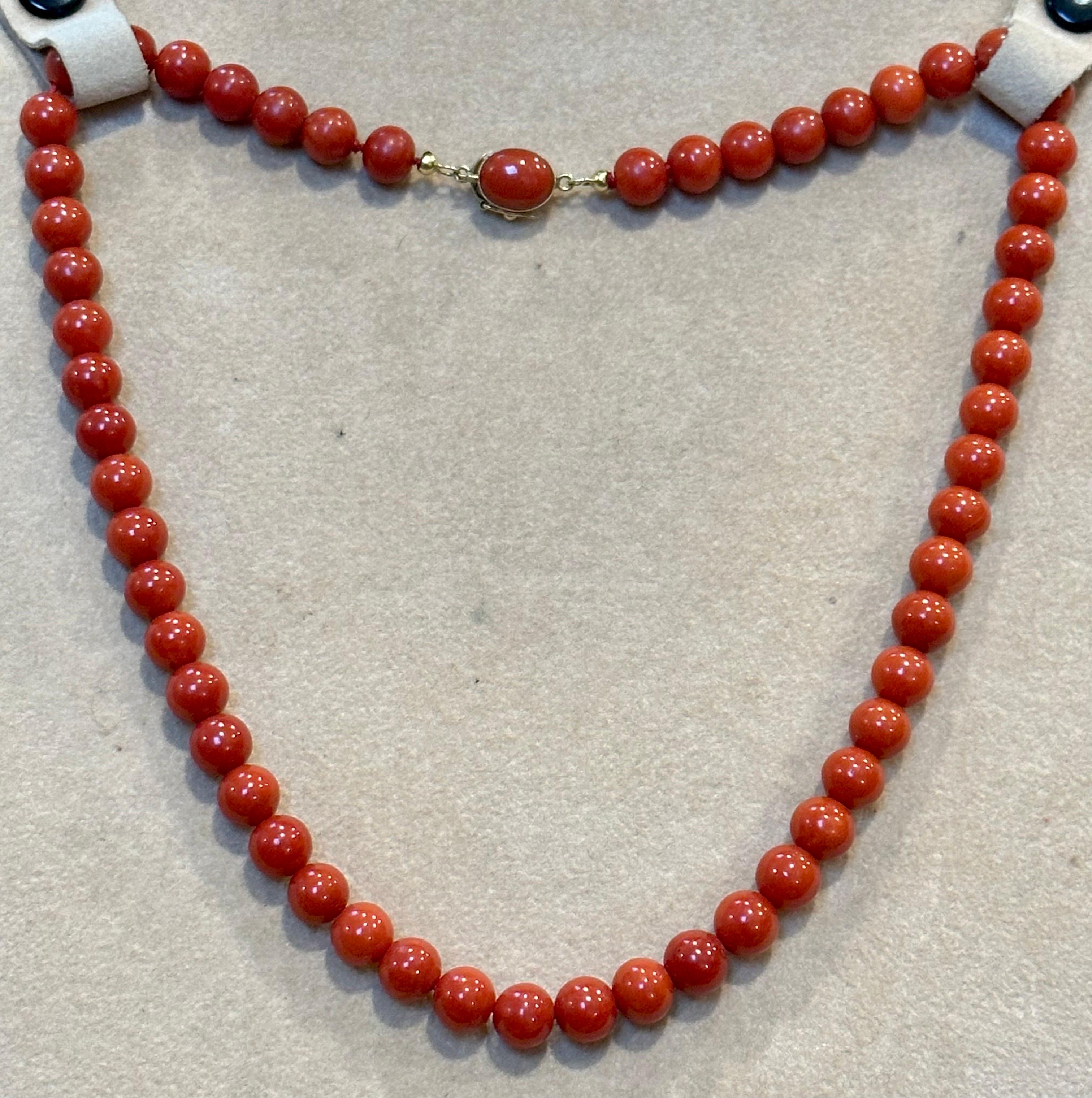 Vintage Natural Red Coral Strand Bead Necklace 18 KY Gold, Estate Fine Jewelry In Excellent Condition In New York, NY