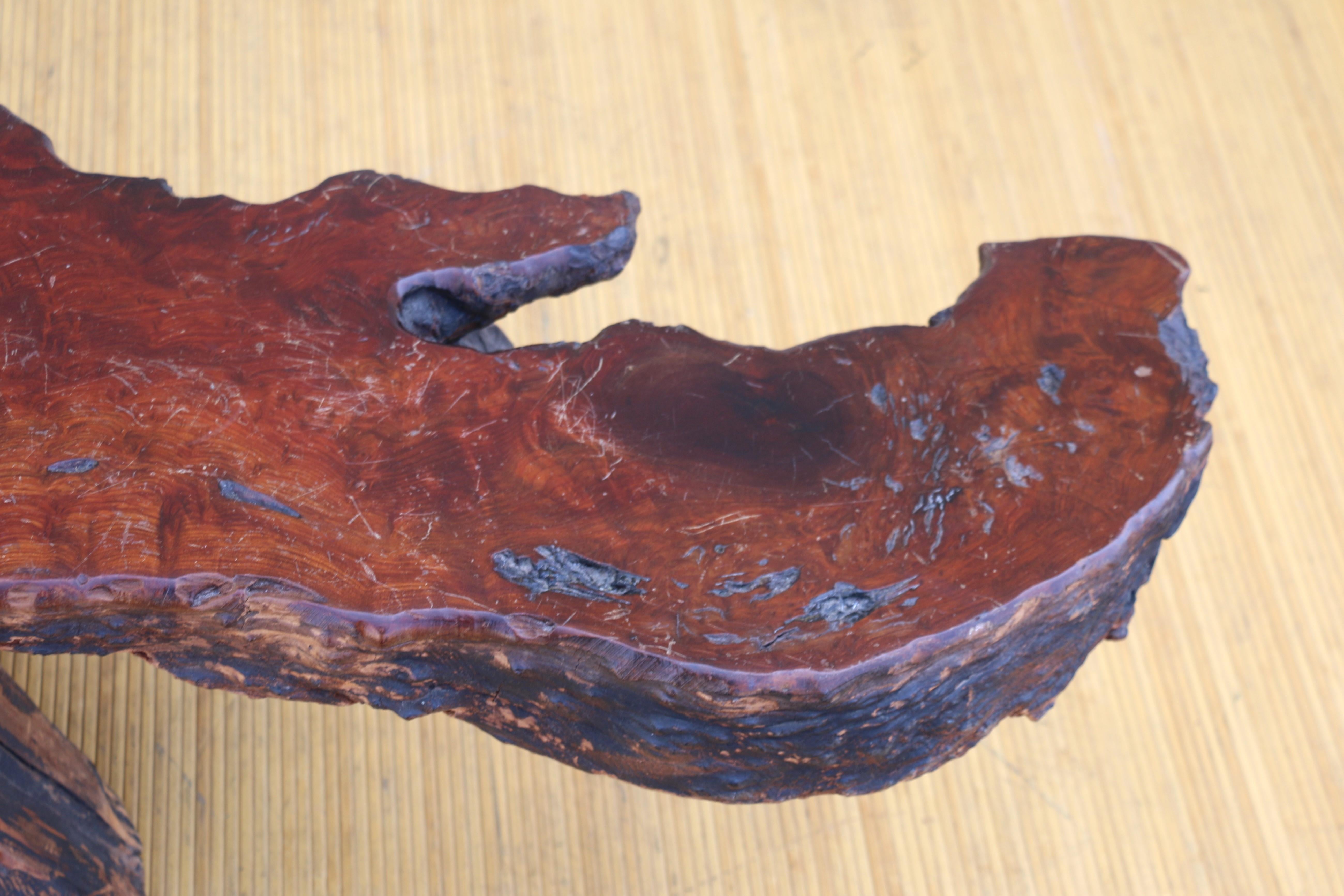 Table basse vintage en bois rouge naturel de style Nakashima, vers 1970 en vente 10