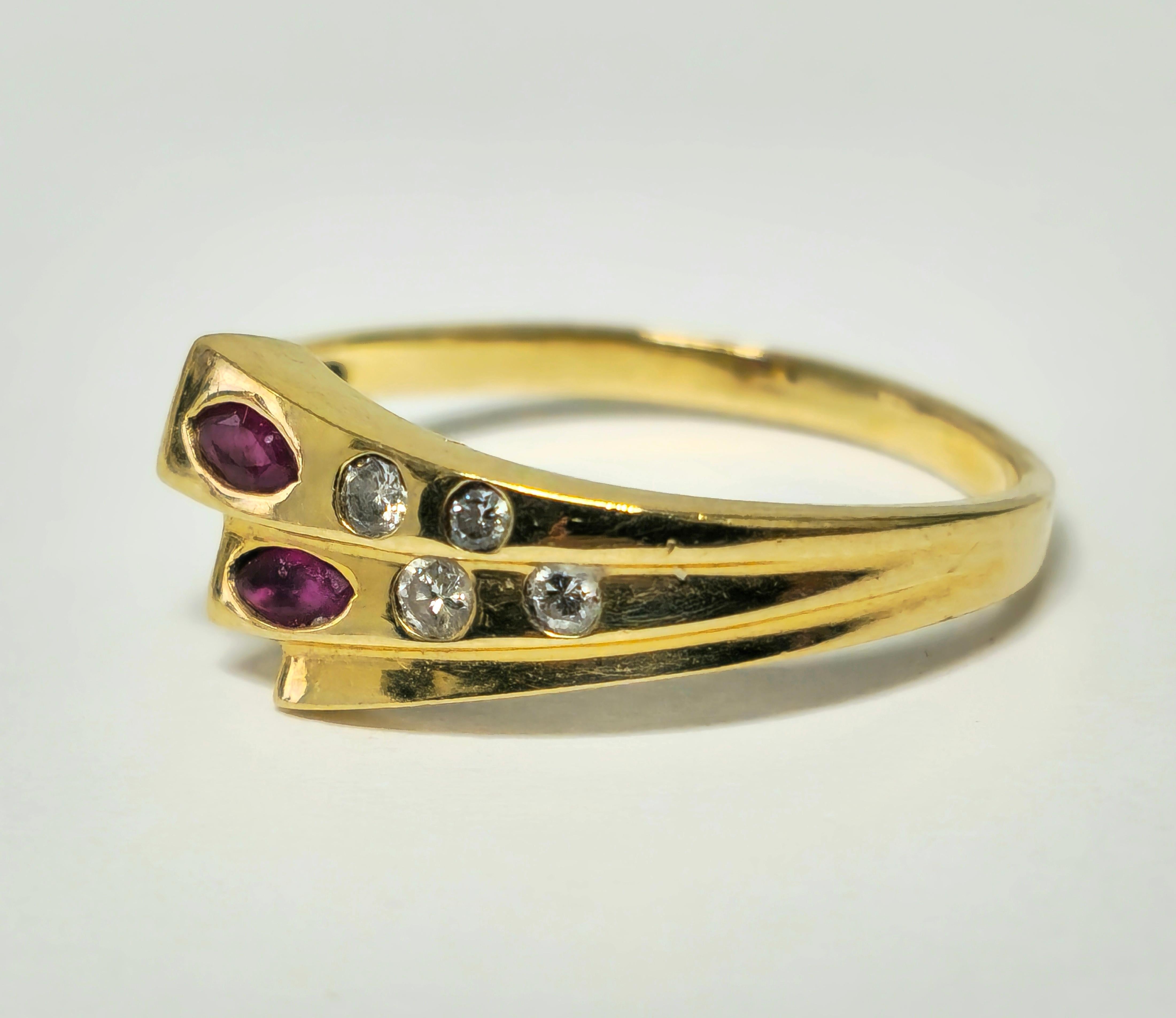 Vintage Natural Ruby & Diamond Ring in 14k Gold  For Sale 1