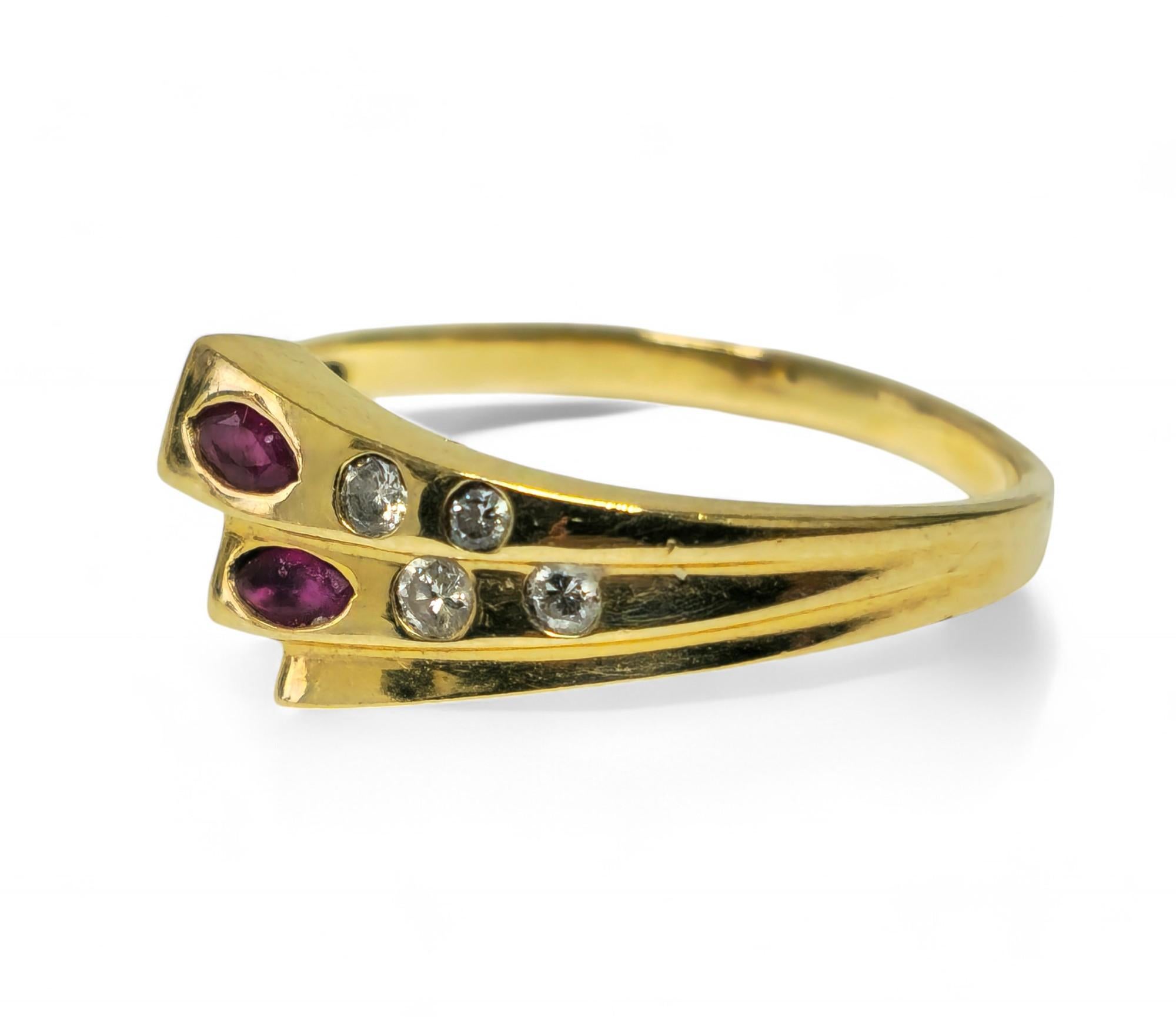 Anillo vintage de oro de 14k con rubí natural y diamantes en venta 1