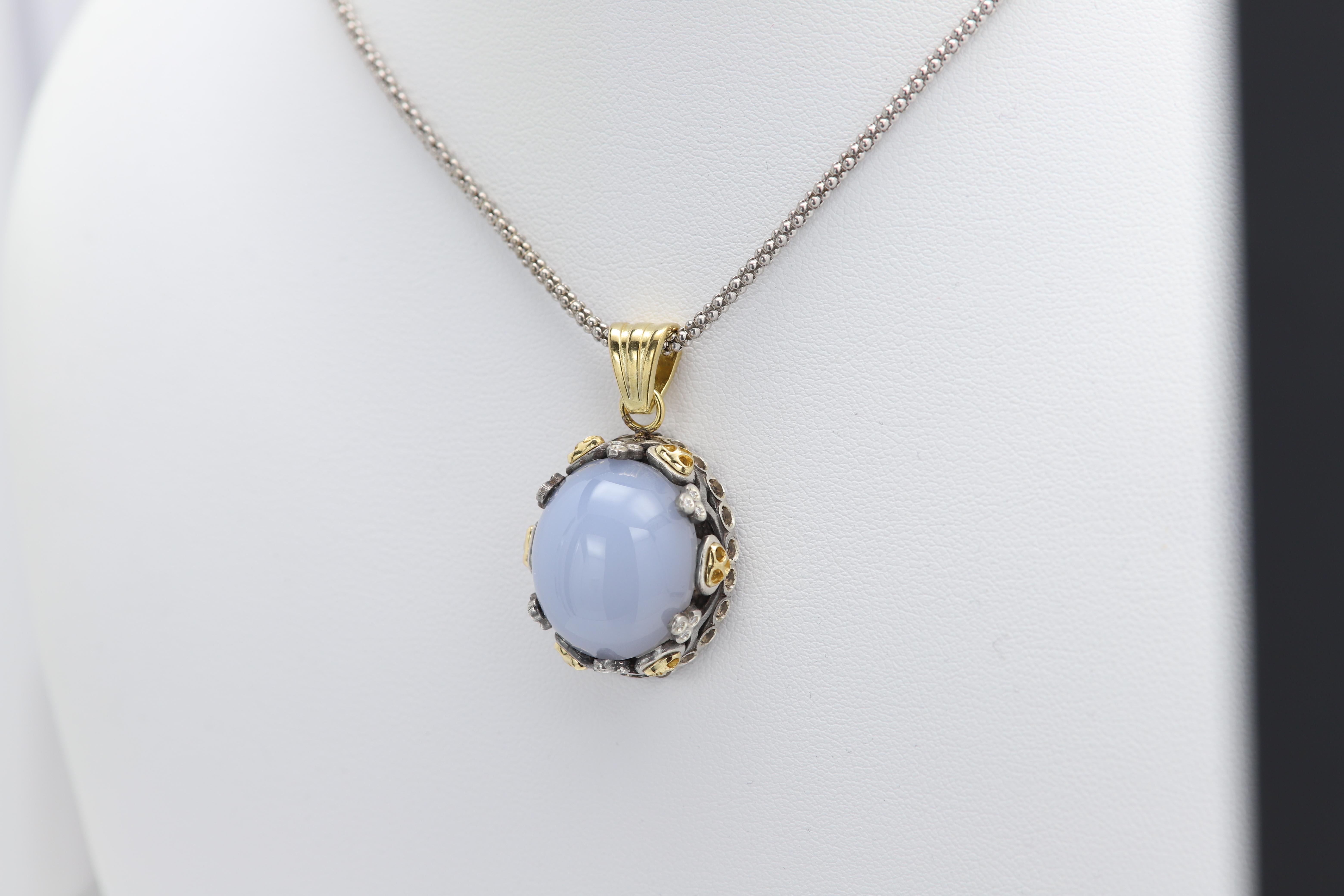 Cabochon Vintage Natural Stone Pendant Chalcedony sterling silver & 18 Karat Gold For Sale
