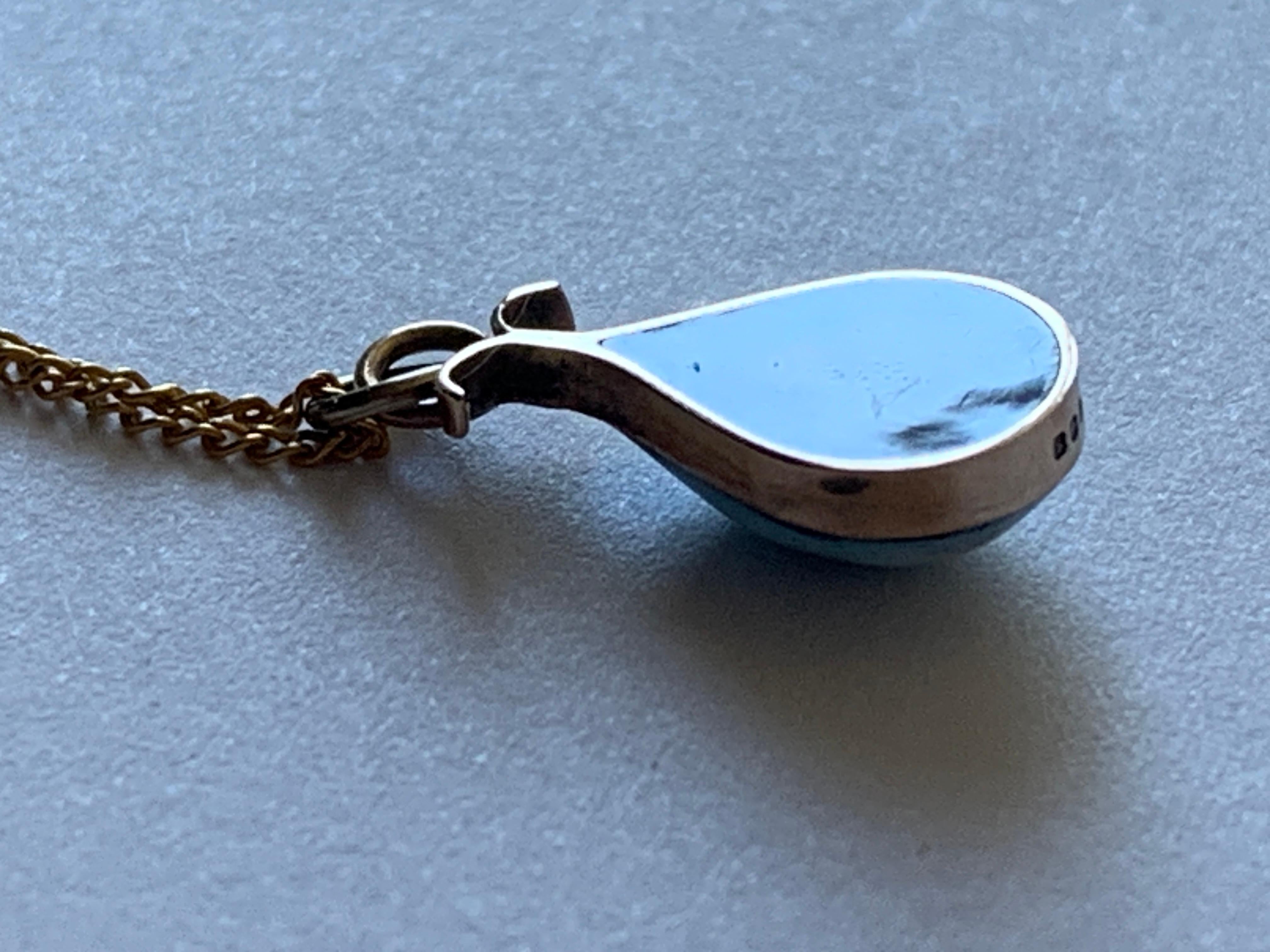 Monté en or 9ct  Pendentif en pierre naturelle avec fleur piégée Pour femmes en vente