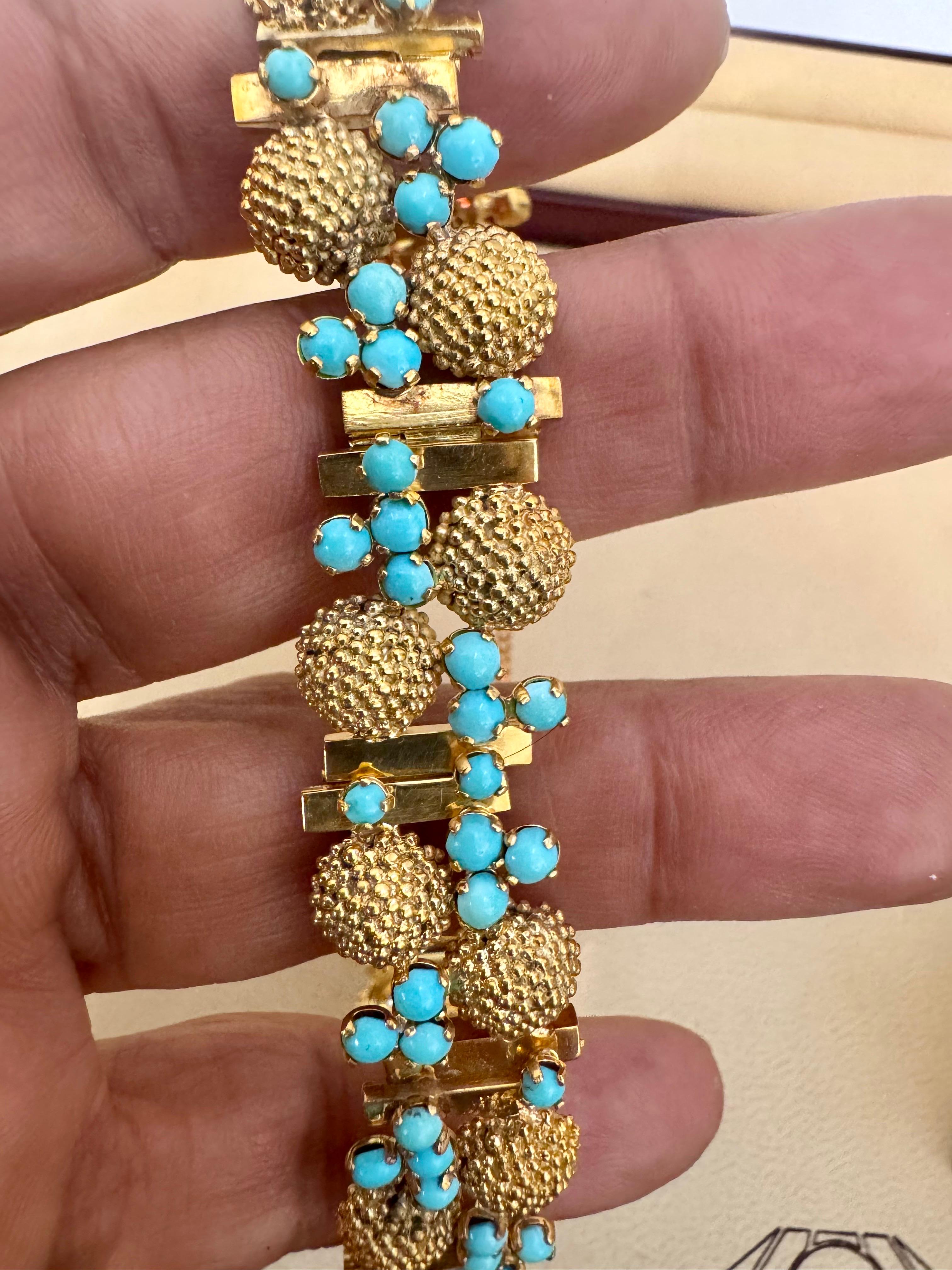 Vintage Natural Turquoise  Bangle /Bracelet in 14 Kt Yellow Gold 39.4 Grams For Sale 2