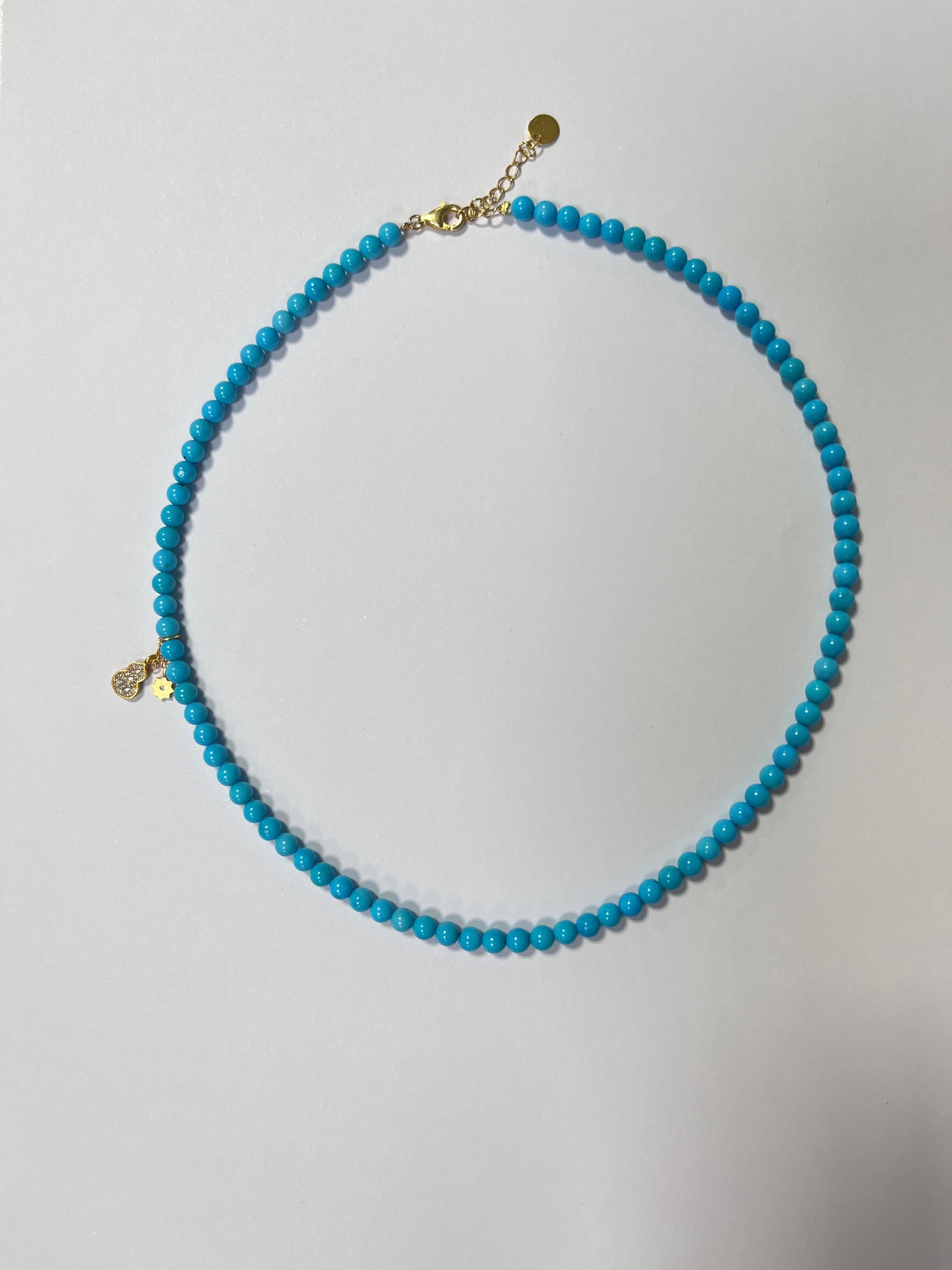 Vintage 4.5mm Natural Turquoise Bead Necklace with Gold Plated Clasp In New Condition For Sale In Hong Kong, HK