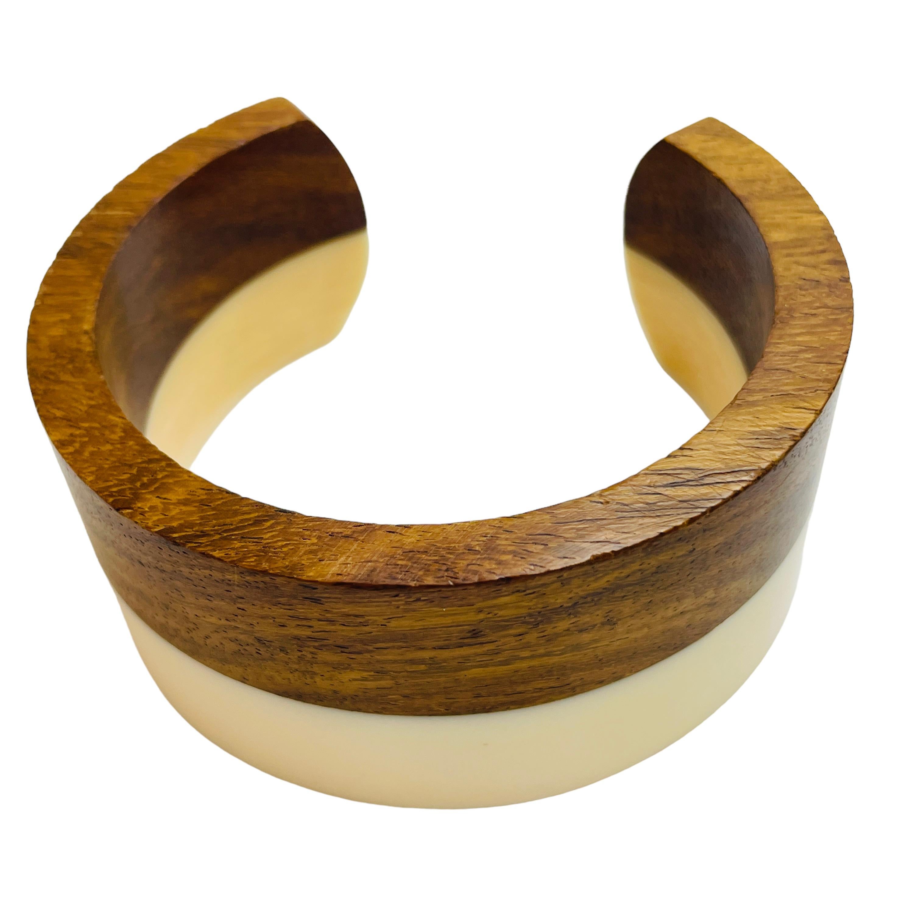 Vintage natural wood lucite modernist geometric cuff bracelet In Good Condition In Palos Hills, IL