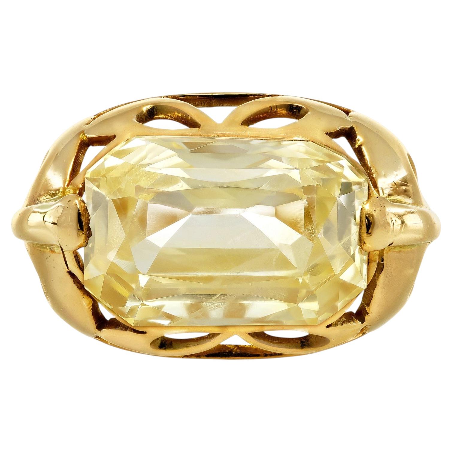 Bague vintage en saphir de Ceylan jaune naturel, circa 1950.
