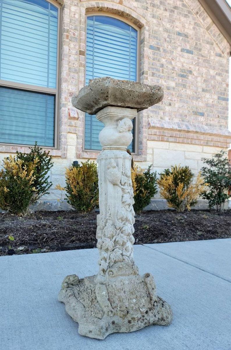 Naturalistische skulpturale Vogel-Bad-/Gartenornamente aus Steinguss im Zustand „Gut“ im Angebot in Forney, TX