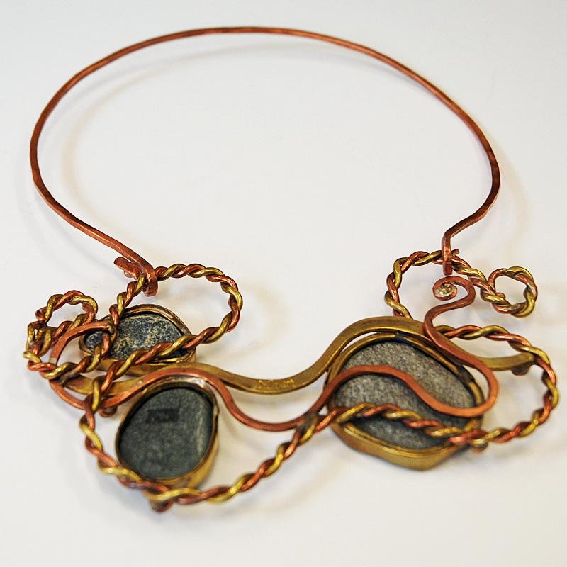 Vintage Naturstone and brass/copper necklace by Anna Greta Eker, Norway 1960s In Good Condition In Stokholm, SE