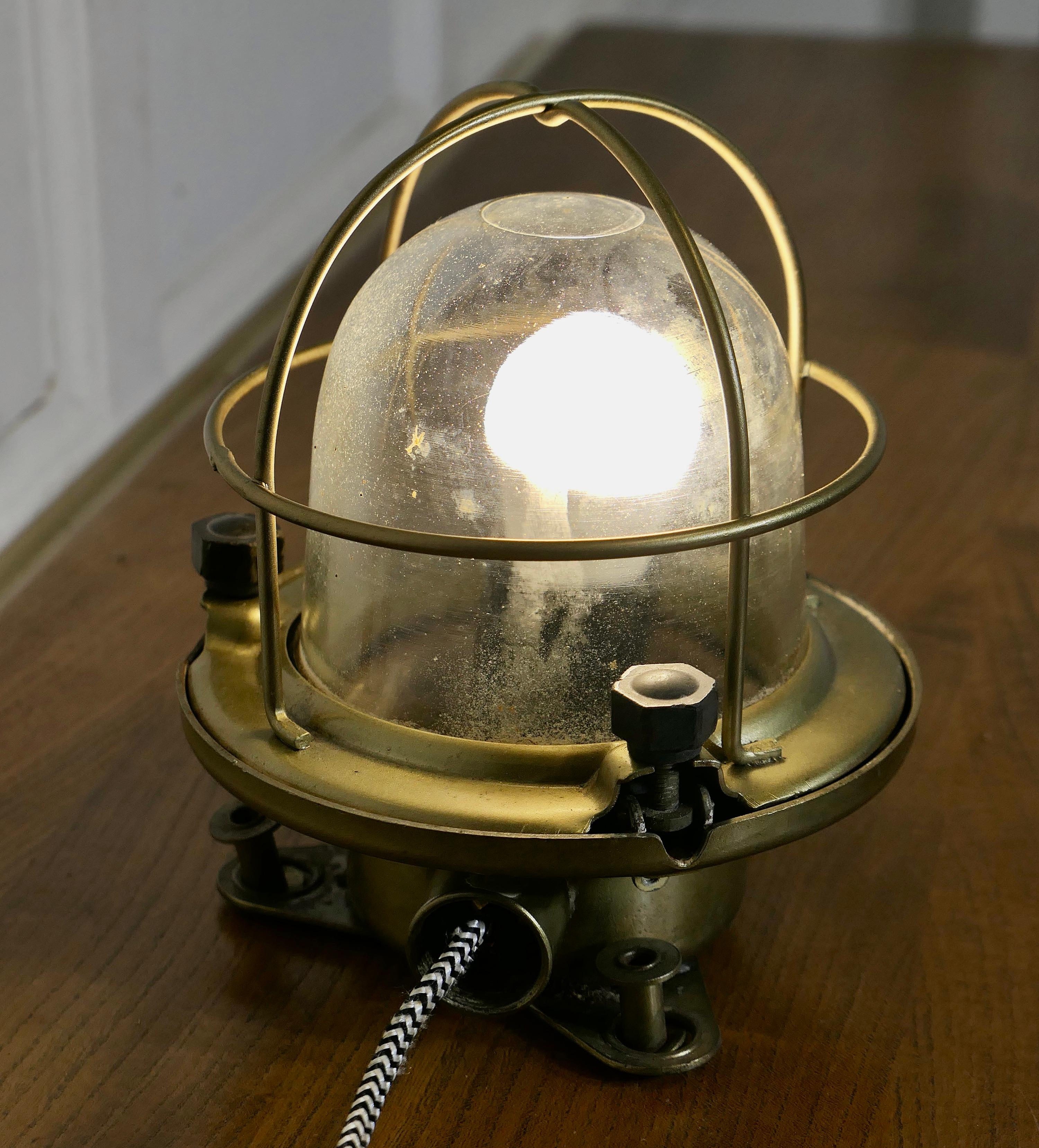 Vintage Nautical Brass Bulk Head Light    The Lamp is made in brass   In Good Condition For Sale In Chillerton, Isle of Wight