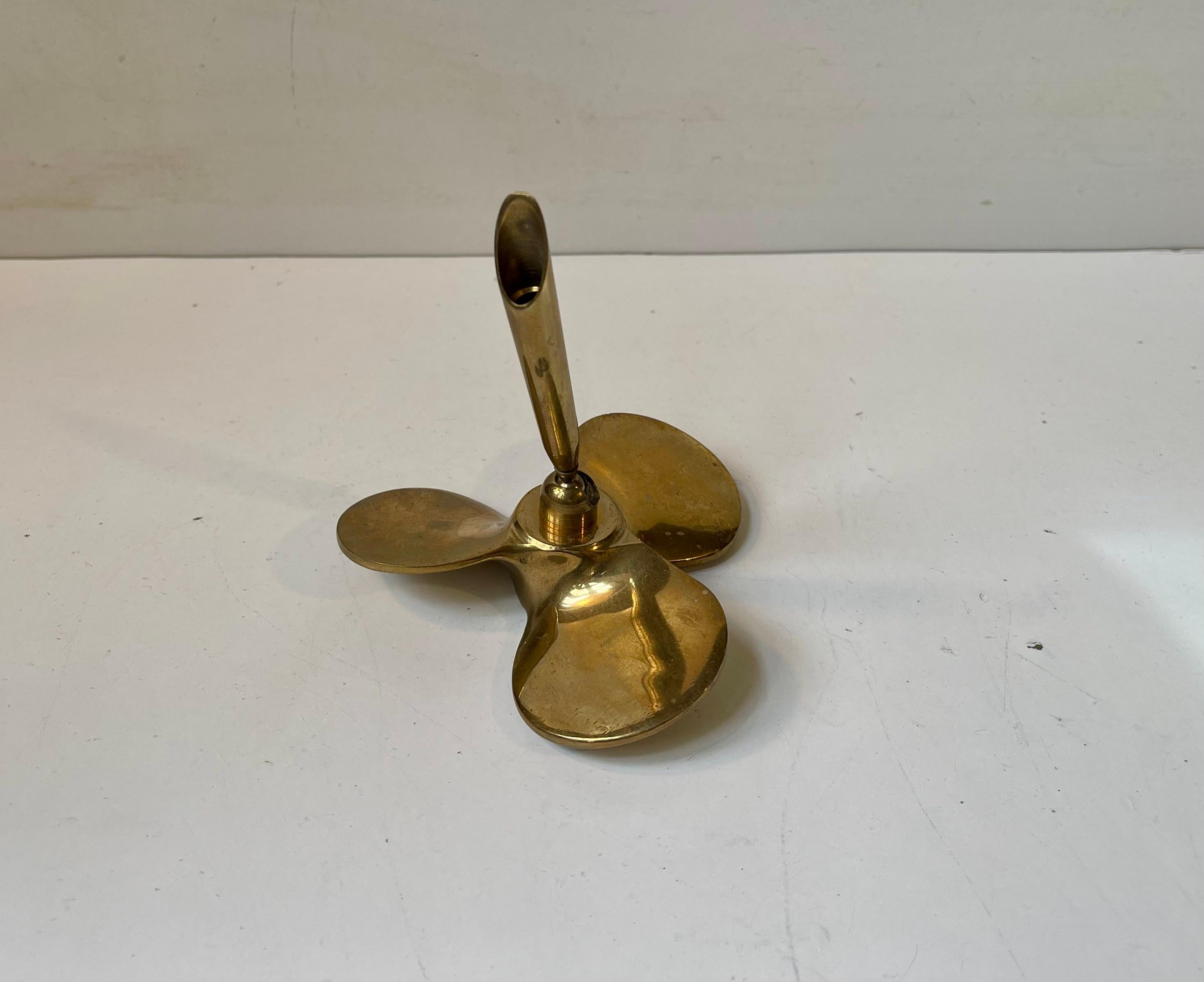 Nautische Propeller- Stifthalterung aus Messing, 1950er Jahre im Zustand „Gut“ im Angebot in Esbjerg, DK