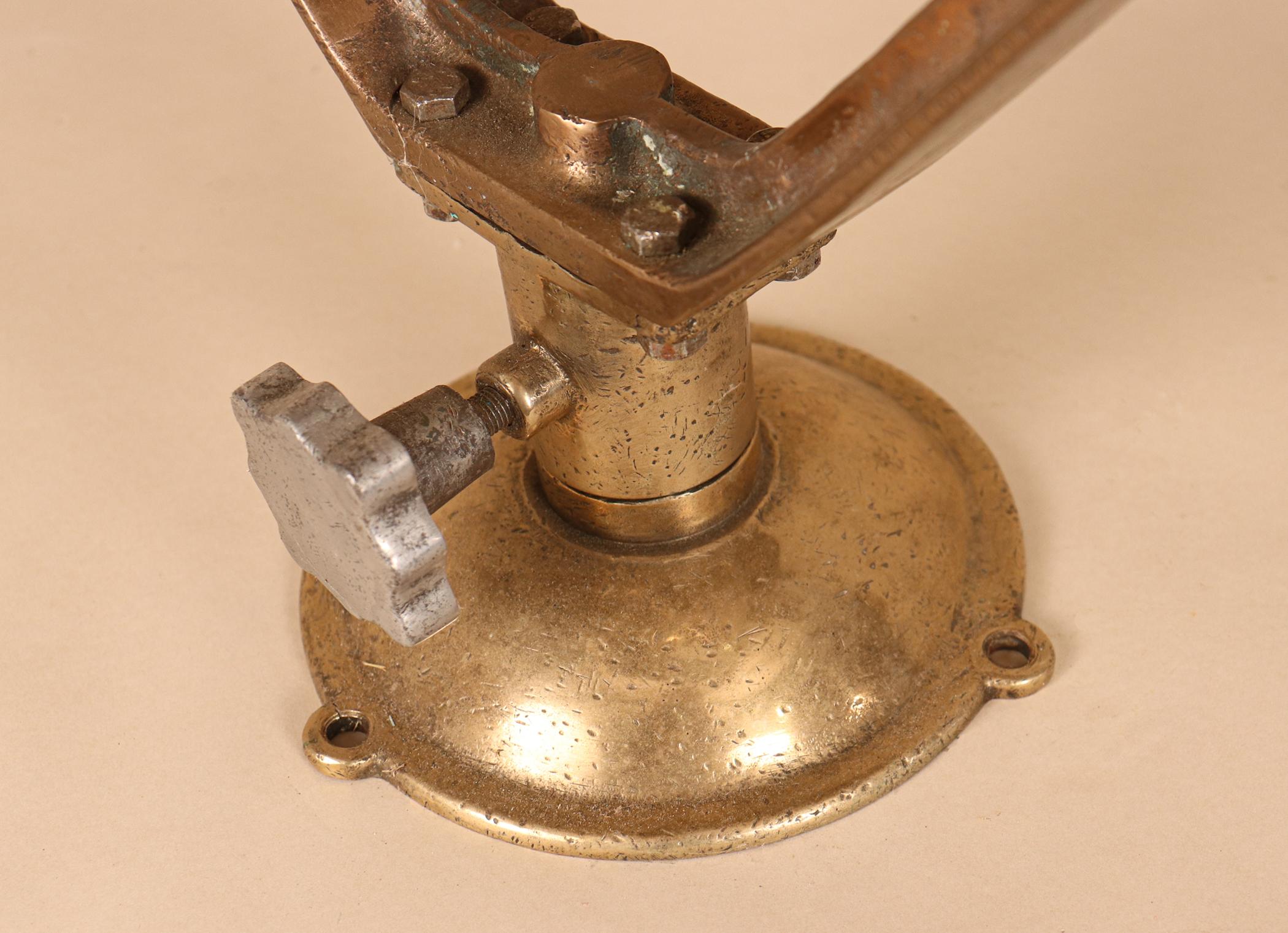 Vintage Nautical Brass Signal Lantern For Sale 4