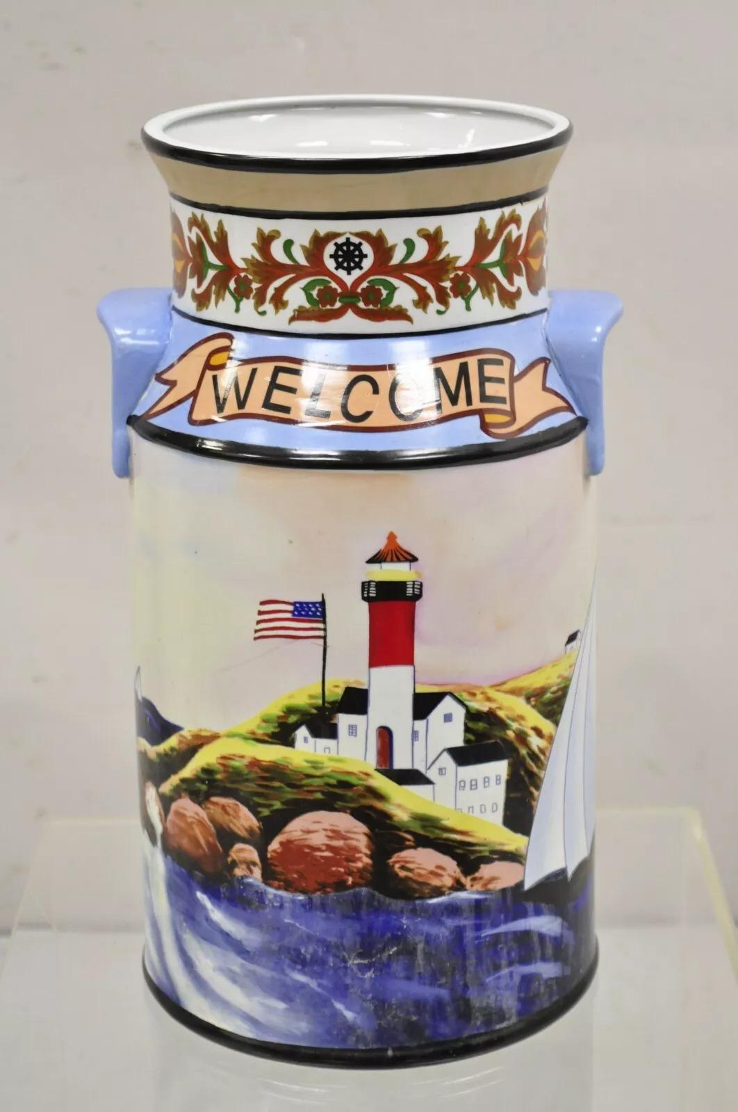 Classique américain Porte-cannes pour parapluie en céramique, phare et drapeau, peinture nautique vintage en vente