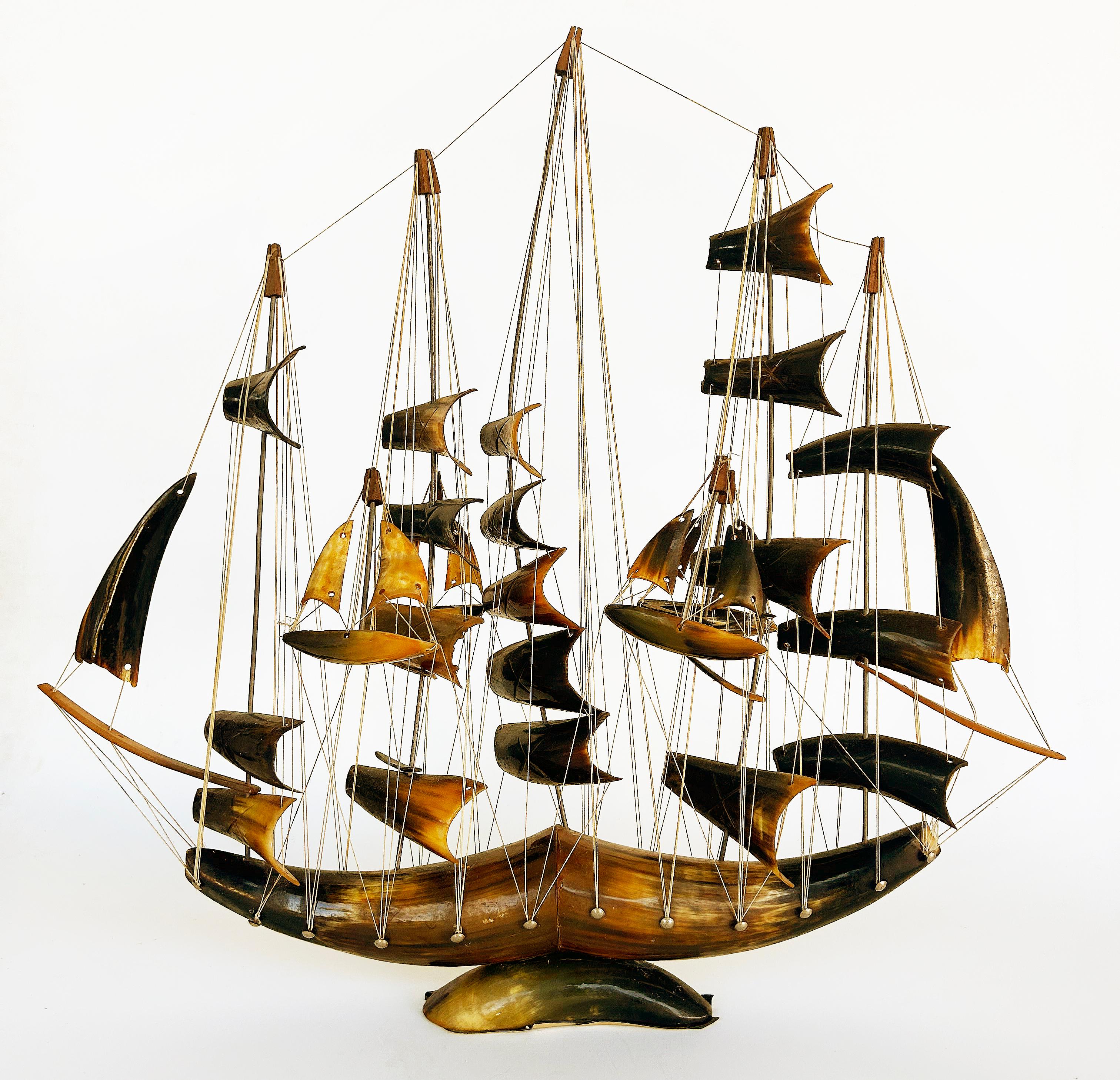 Scultura nautica d'epoca di nave a vela in Horn e corda in vendita 4